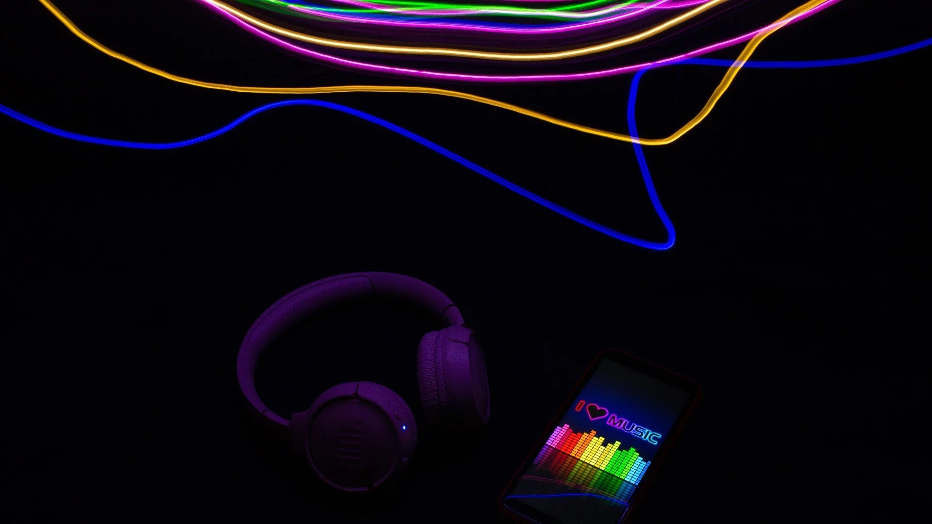 A playlist to sweeten the precious hours of the Fast