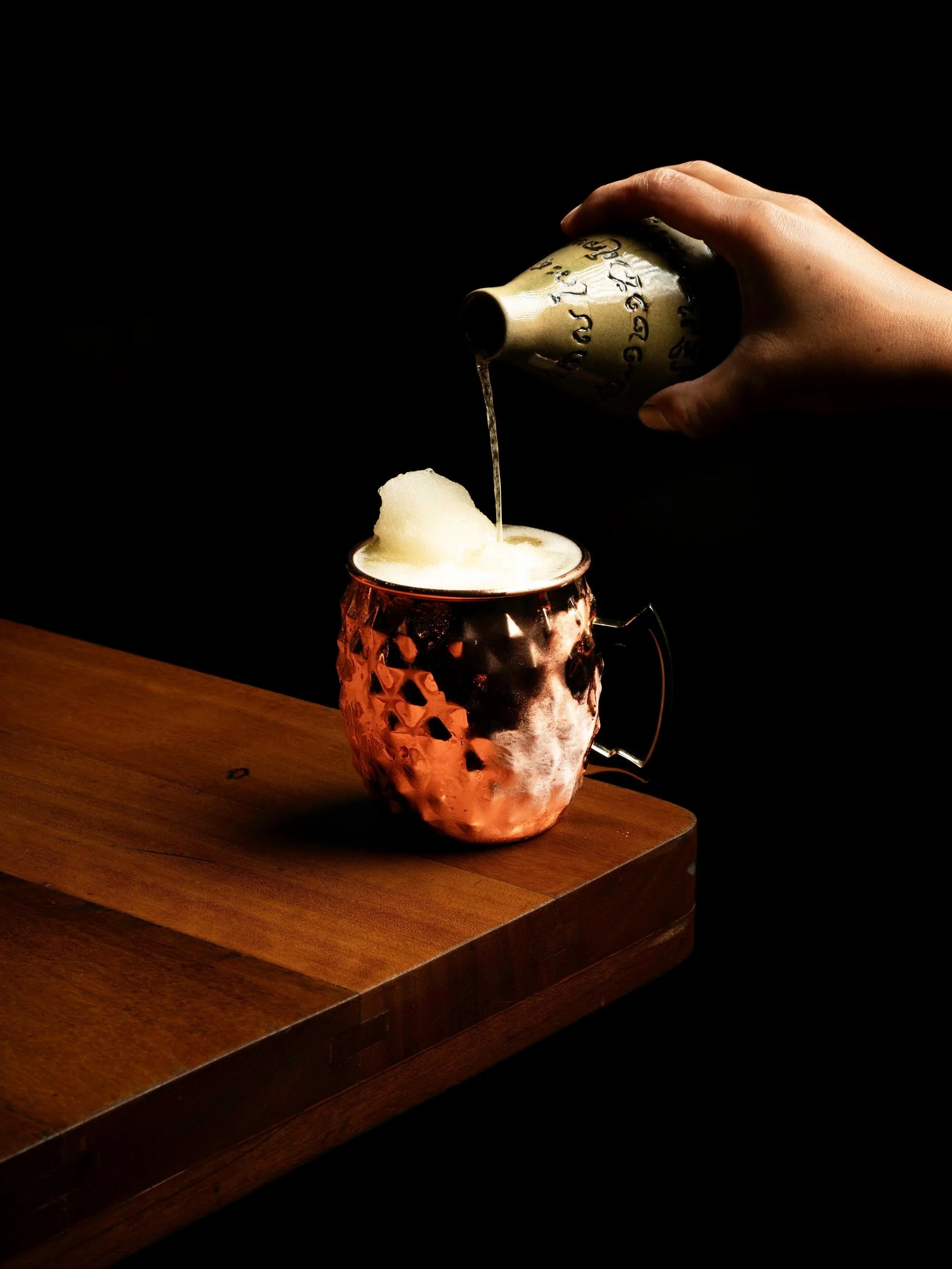 seekers-serve-copper-mug-pour.jpg