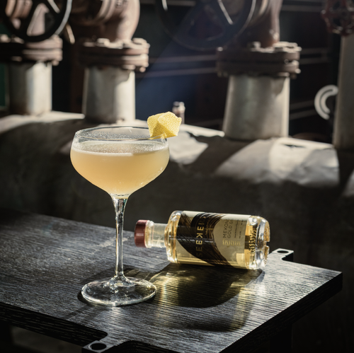Gold Bees Knees cocktail