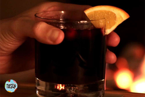 Cranberry and Orange Mulled Wine.png