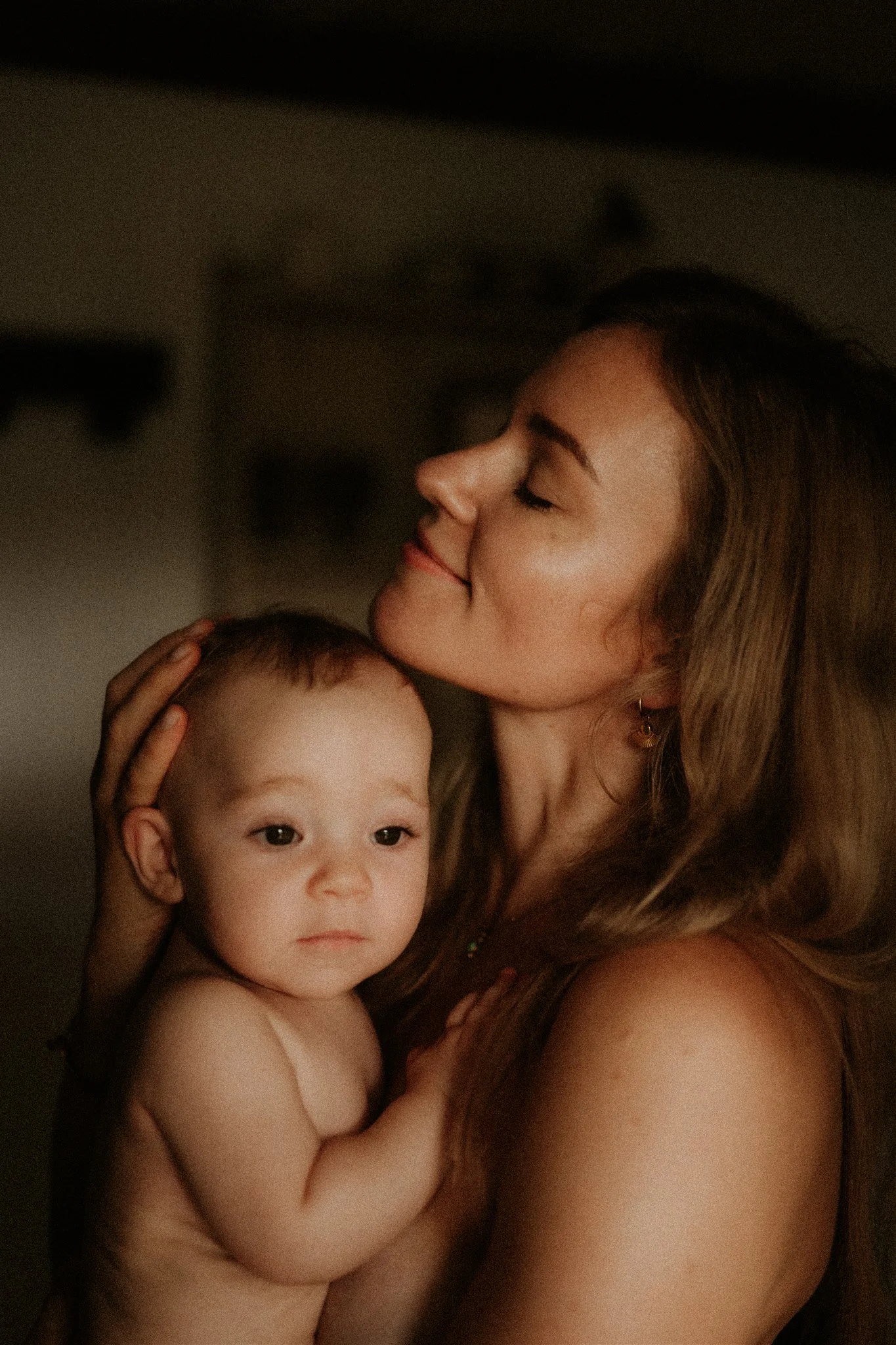 A Gold Coast photographer is capturing a motherhood photography session