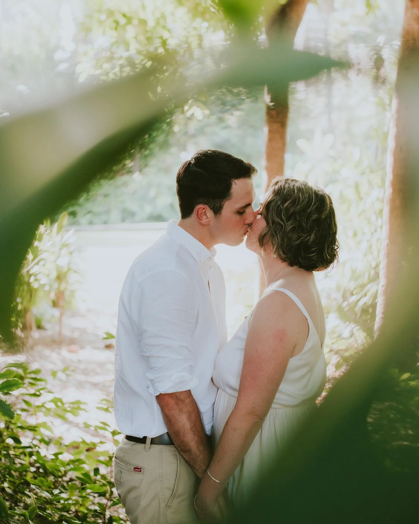 It was an honour to capture this families special afternoon. They had driven down from Bundaberg to elope at Brisbane&rsquo;s registry office on Friday 11/11. 
Here are a few snaps of before the ceremony x 
.
.
.
.
.
.
-#brisbaneregistry #brisbaneelo