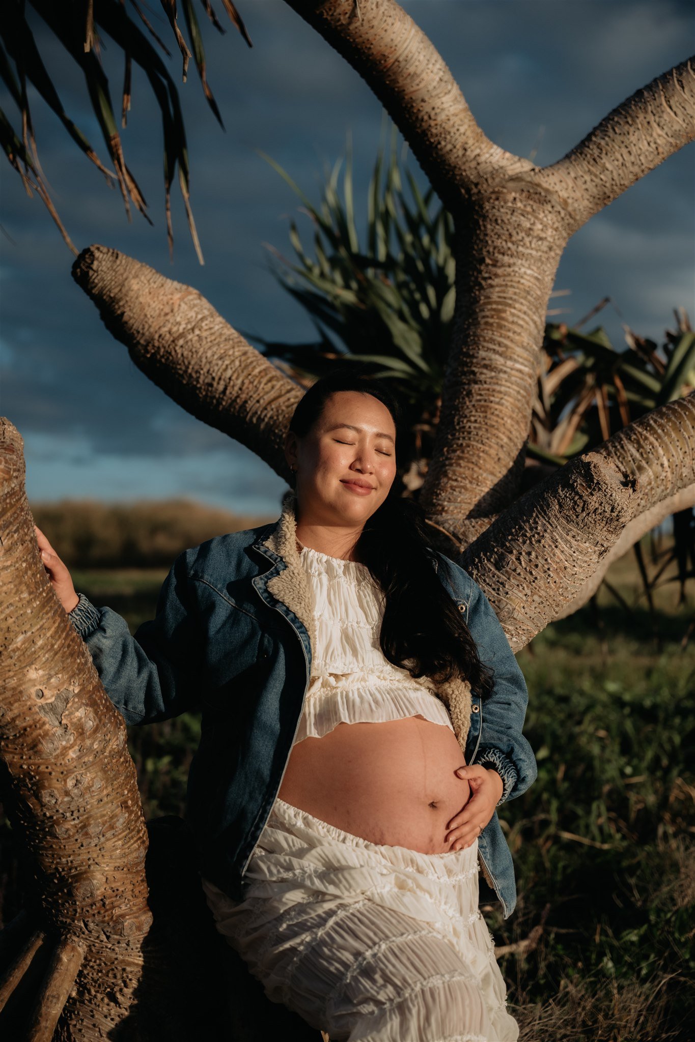 A Gold Coast photographer is capturing a maternity photography session