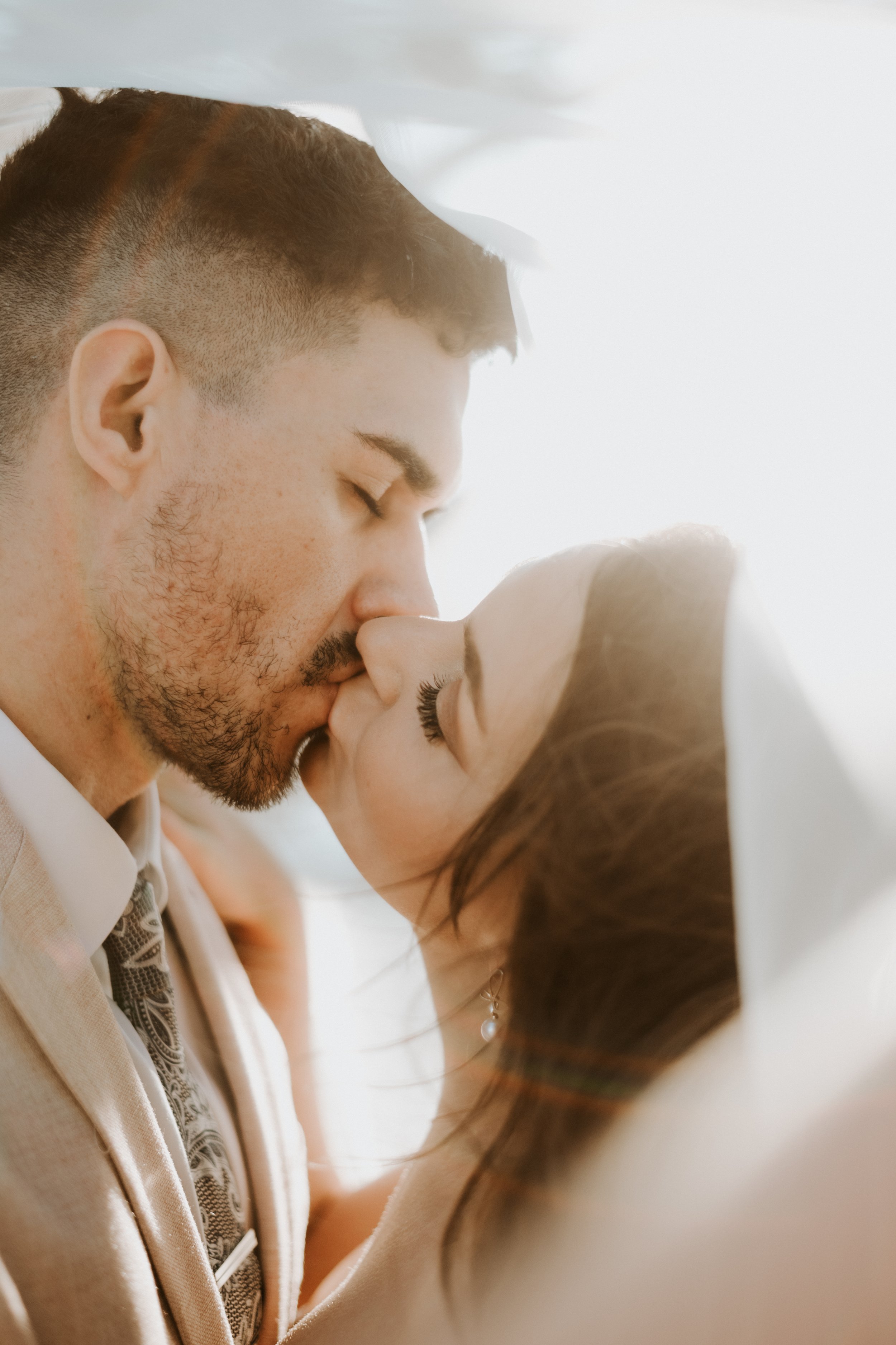 Micro Wedding or Elopement? How to Choose the Right Fit for You. 