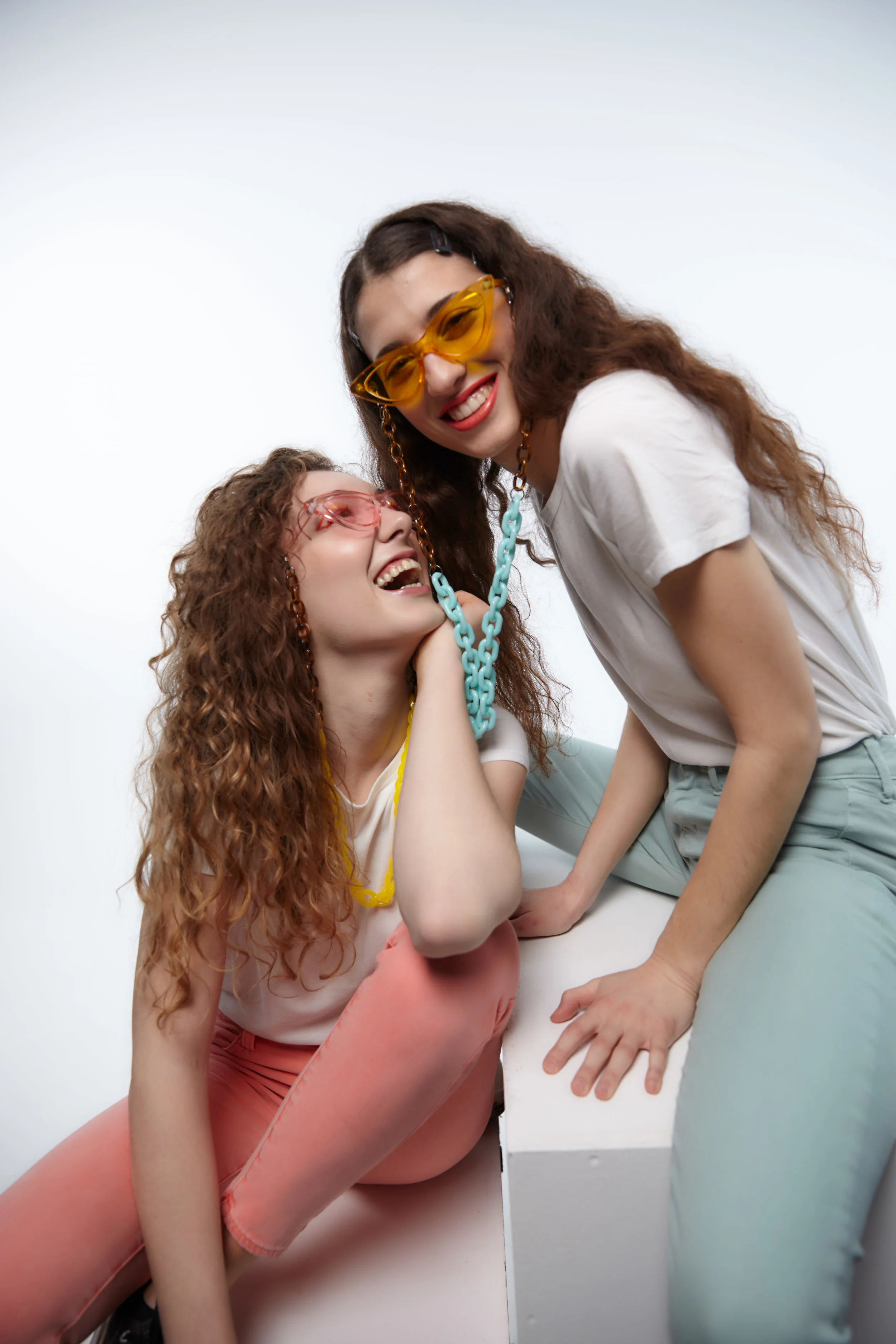 "Olivia" & "Elli" sunglasses chains