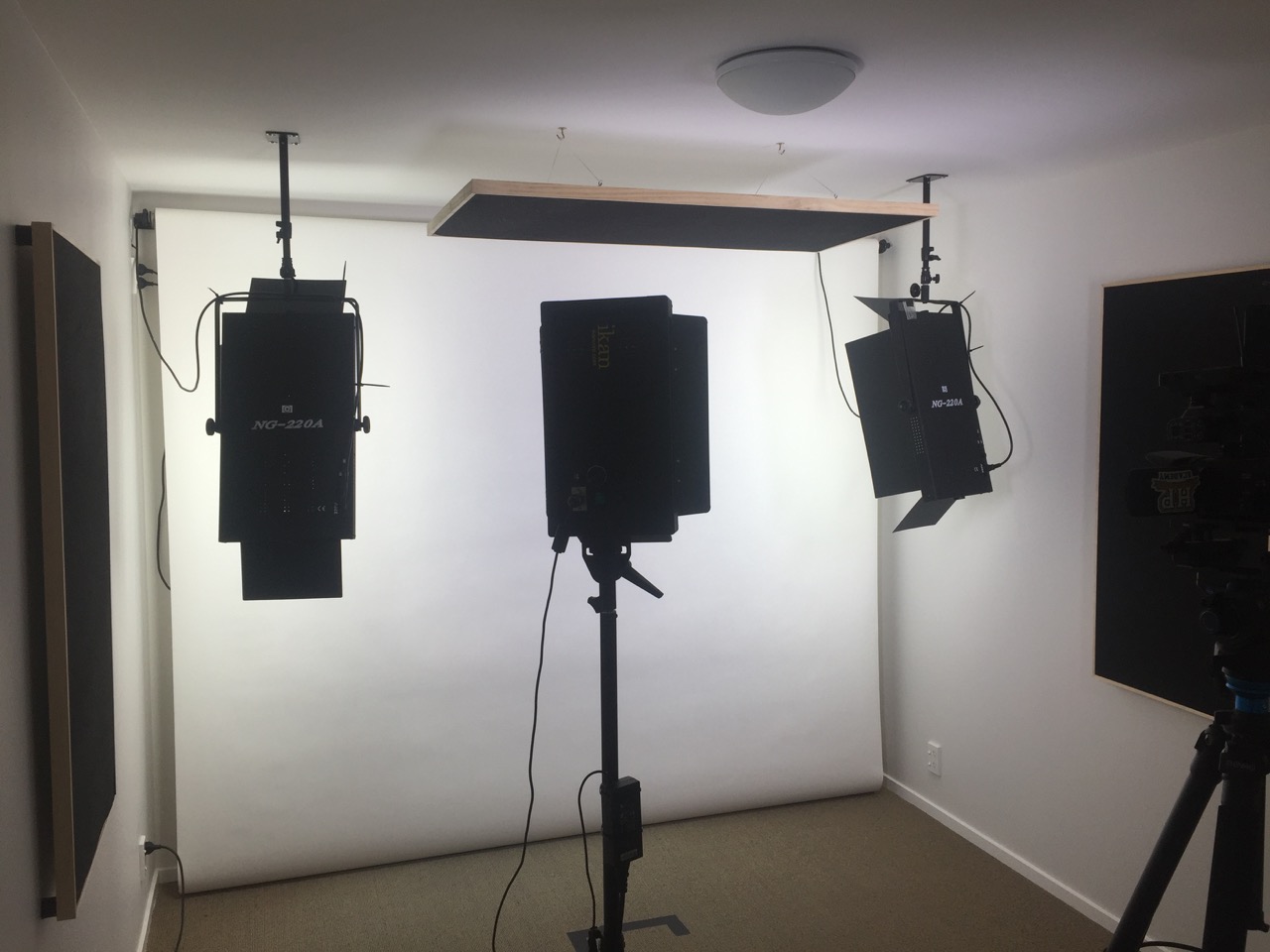 Framed polyester soundproof acoustic panels for UK restaurants, bars, fitness centres, schools, offices and studios