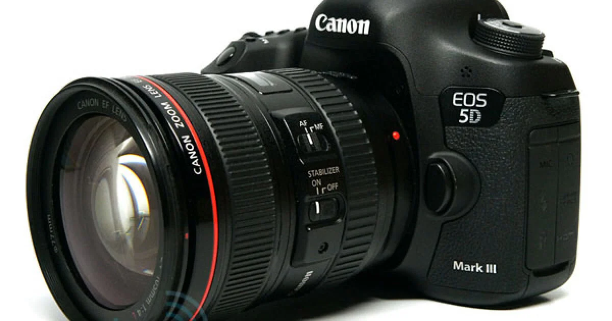 CANON 5D MARK III The Canon EOS 5D Mark III is the world's best digital SLR because it easily lets us create smooth, clean, beautiful and colorful images in any sort of light.