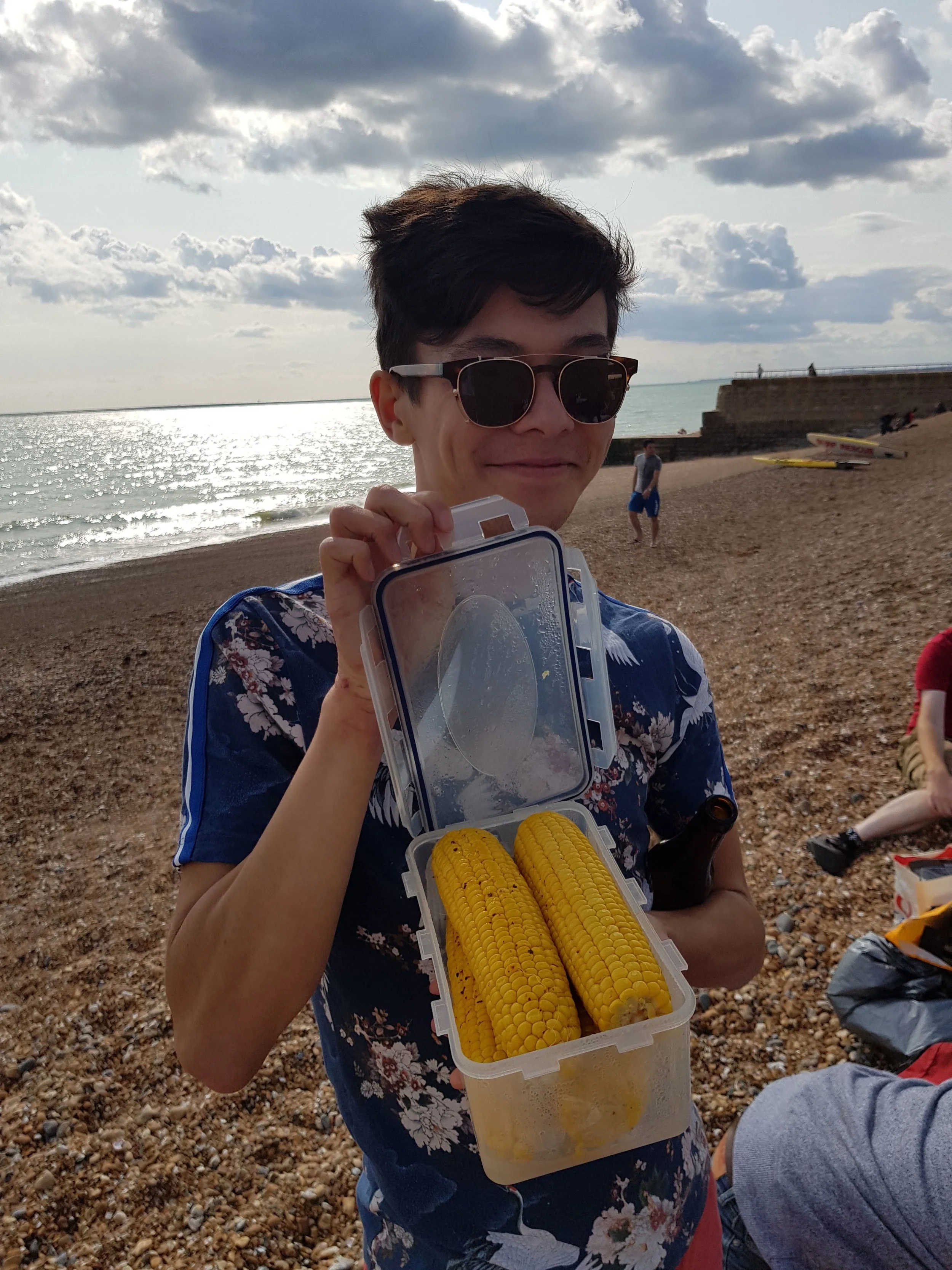 CORN! If you came to the barbecue last year (or read my blog post ) you'll remember that accidentally everyone brought corn. This year, I think we went the other way, and for a while it looked like there would be no corn! Luckily, David saved the day by turning up with corn. Hurray!