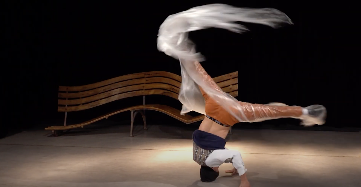 •SOUS LE POIDS DES PLUMES• | LA BOÎTE