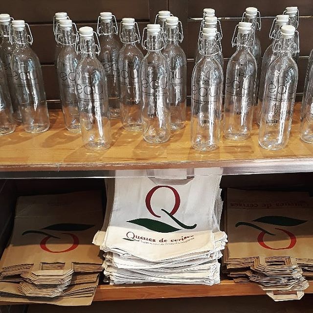Aujourd'hui c'est la journ&eacute;e mondiale sans sac plastique.

5 000 milliards de sacs plastiques sont distribu&eacute;s dans le monde chaque ann&eacute;e. &amp;

Entre 6 et 8 milliards de bouteilles en plastiques sont achet&eacute;es en France ch