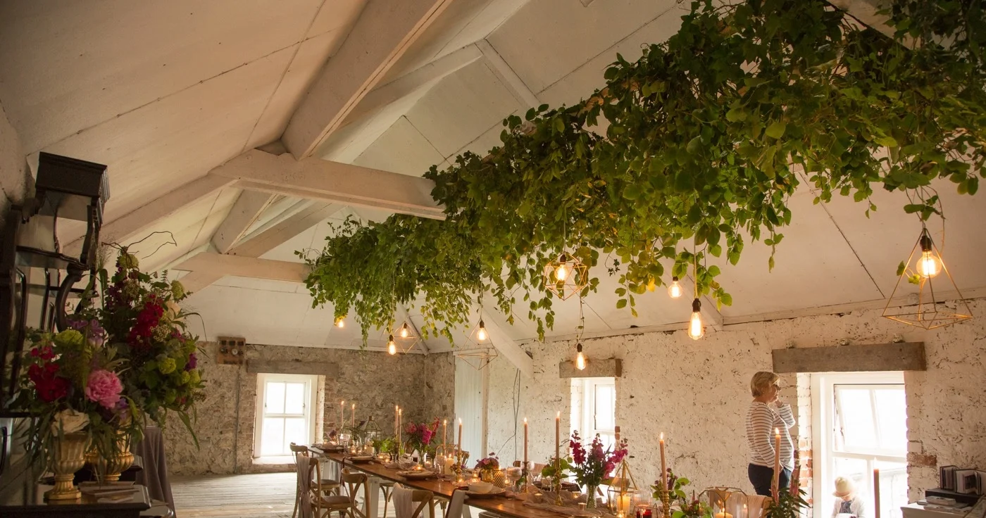 victoriana-floral-gallery-weddings-reception-floral-hanging.jpg