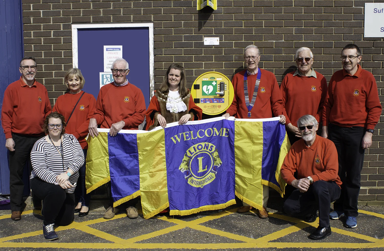 The new Defibrillator officially accepted by the Mayor Elfrede Bramley-Crawshaw on 30th March 2019