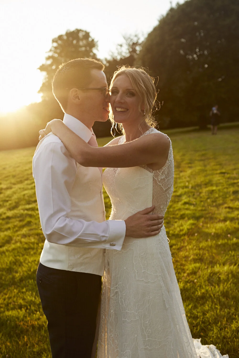 wedding-london-asylum-southlondon-wedding-photographer-photography-peckham-bride-plus-size-bride