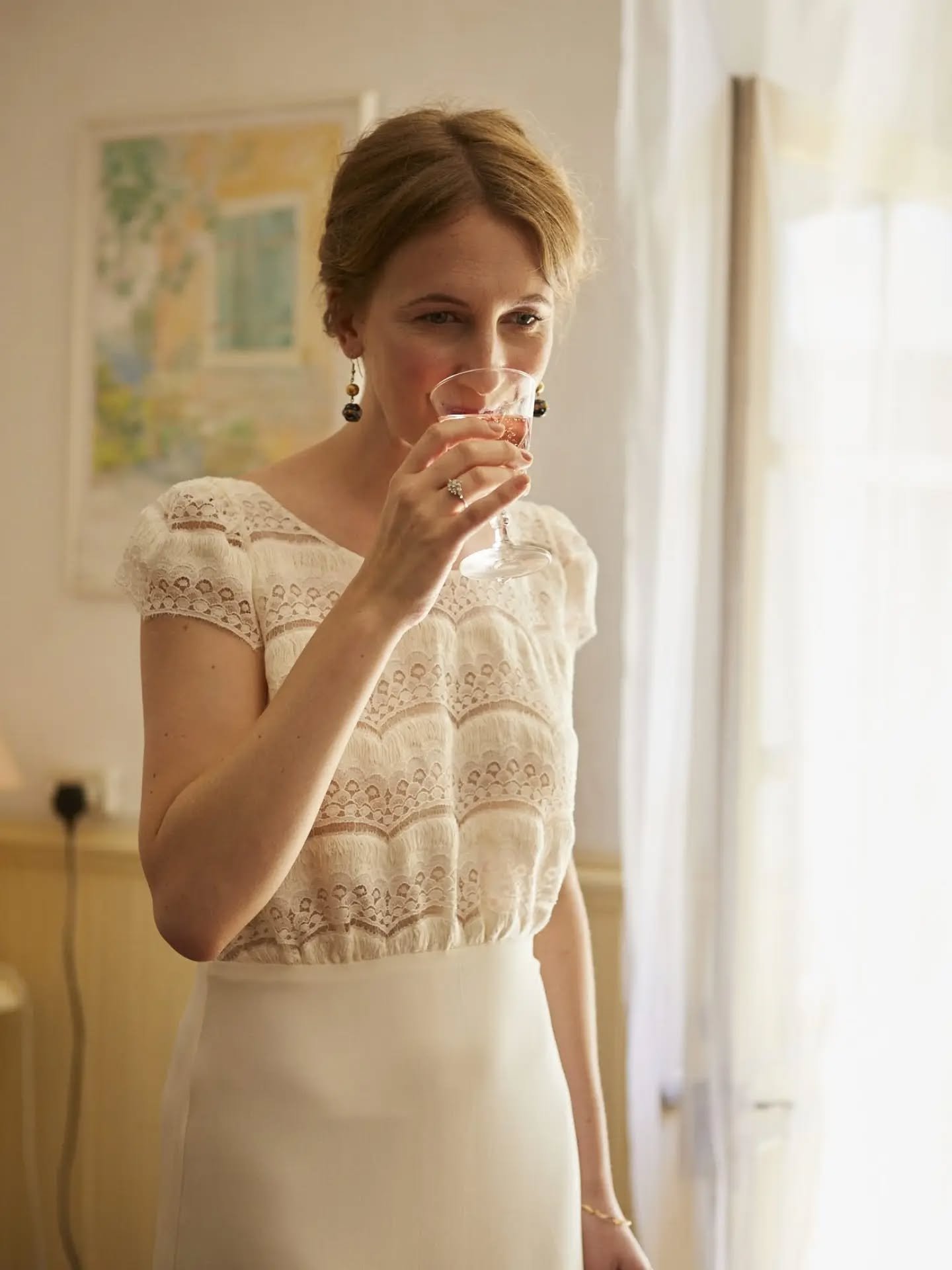 The lovely Olivia, in a French village, in Laure De Sagazan
.
@olivecp @lauredesagazan