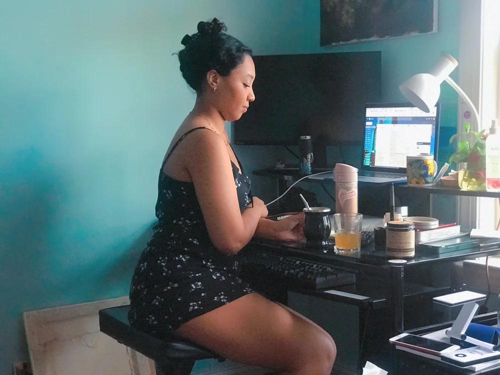  Looking to my mate for answers. I think I was inebriated at this point. This is my new and updated workspace, by the way 