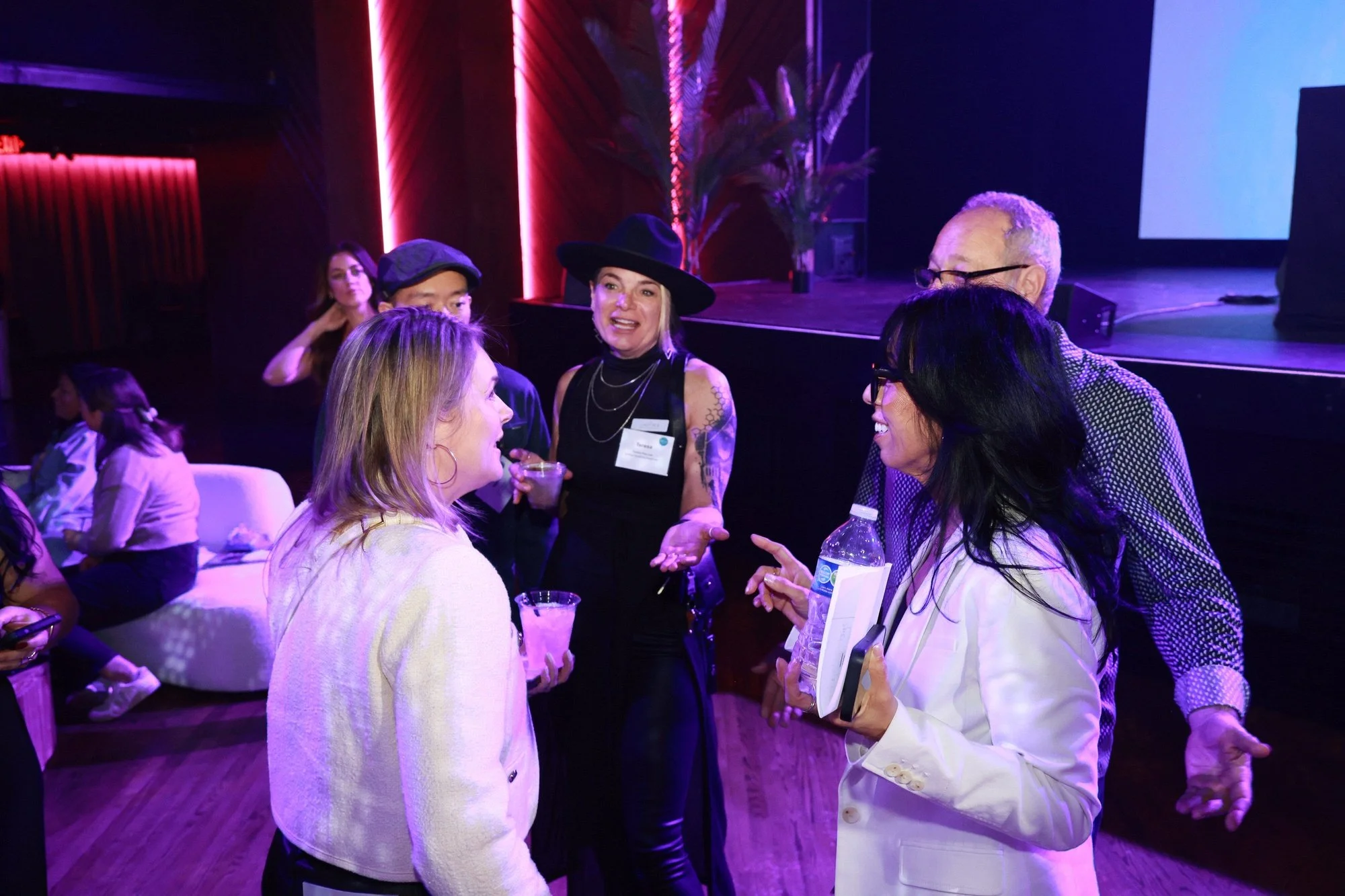 happyphotos 1302_std.jpg