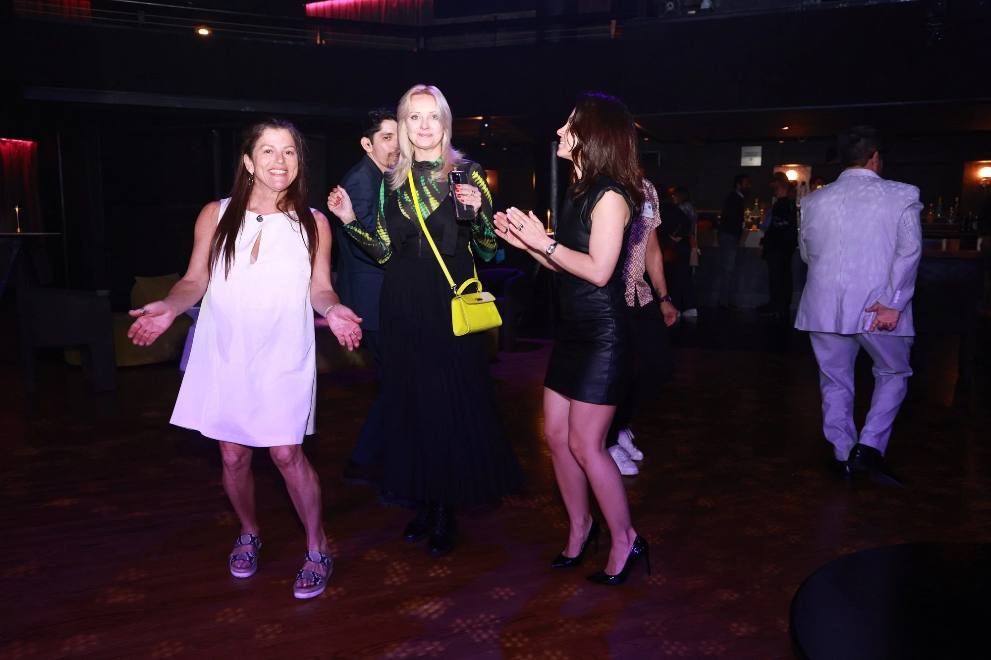 happyphotos 1371_std.jpg