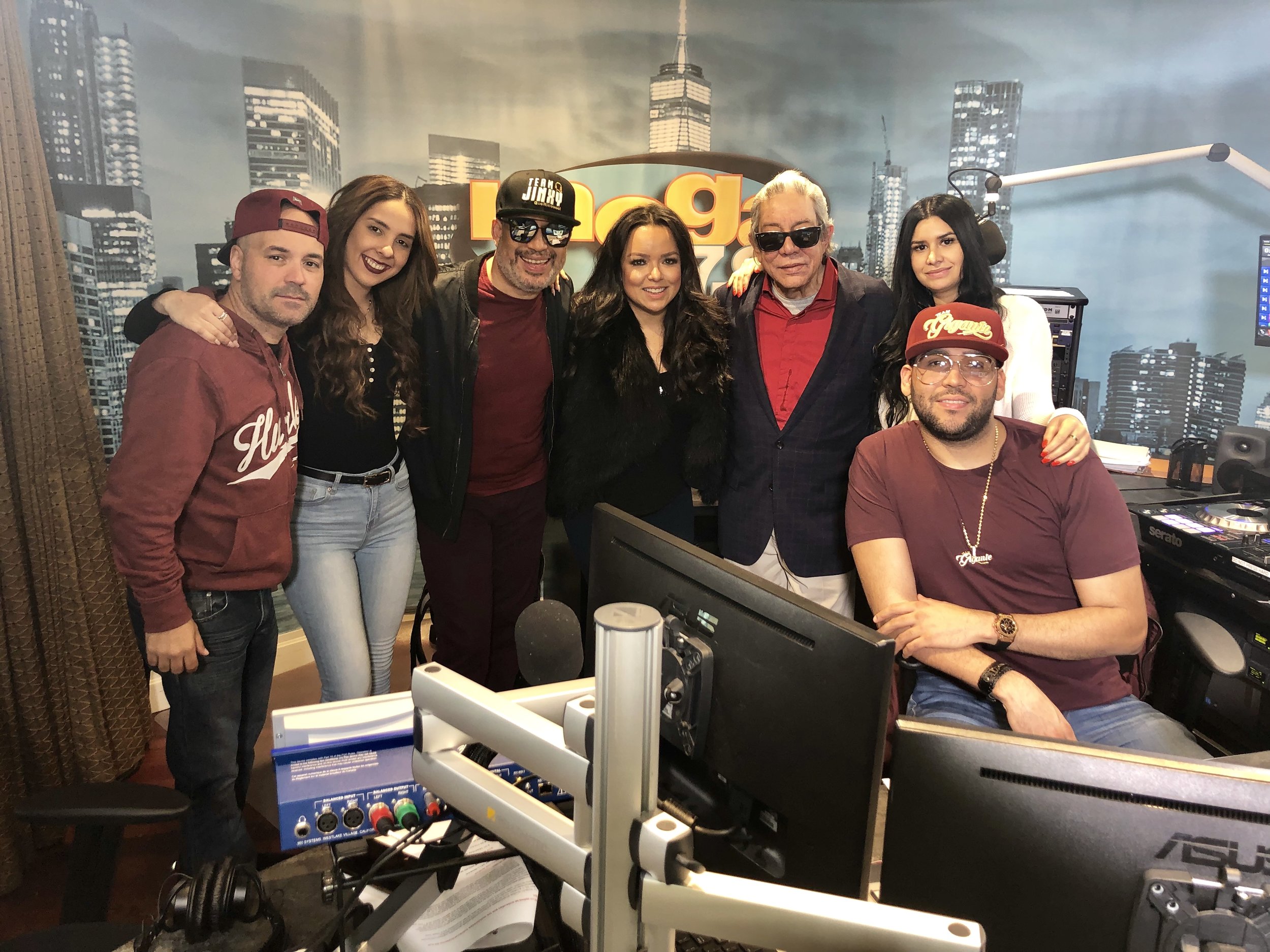 La Médium Latina Se Conecta Con Juan Gabriel En El Vacilón De La Mañana Zulema Arroyo Farley