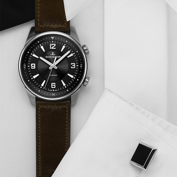 Turning the Polaris Automatic's secondary crown rotates the inner bezel, which can be used to time a dive.
