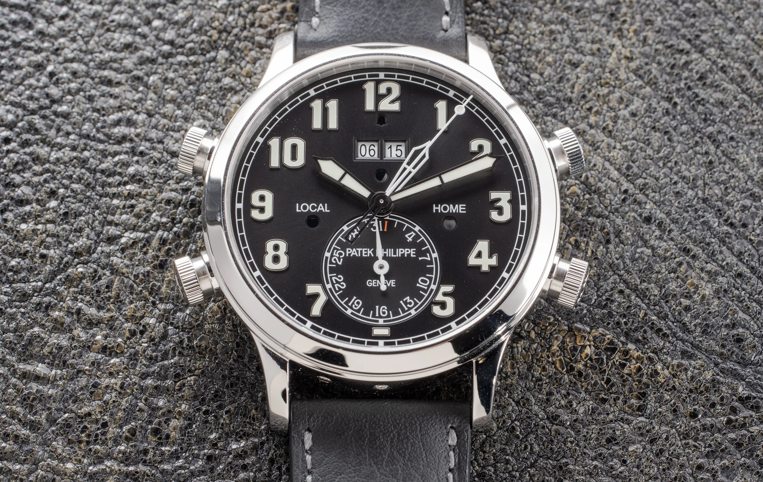 Patek_Philippe_Alarm_Travel_Time_5520P.jpg