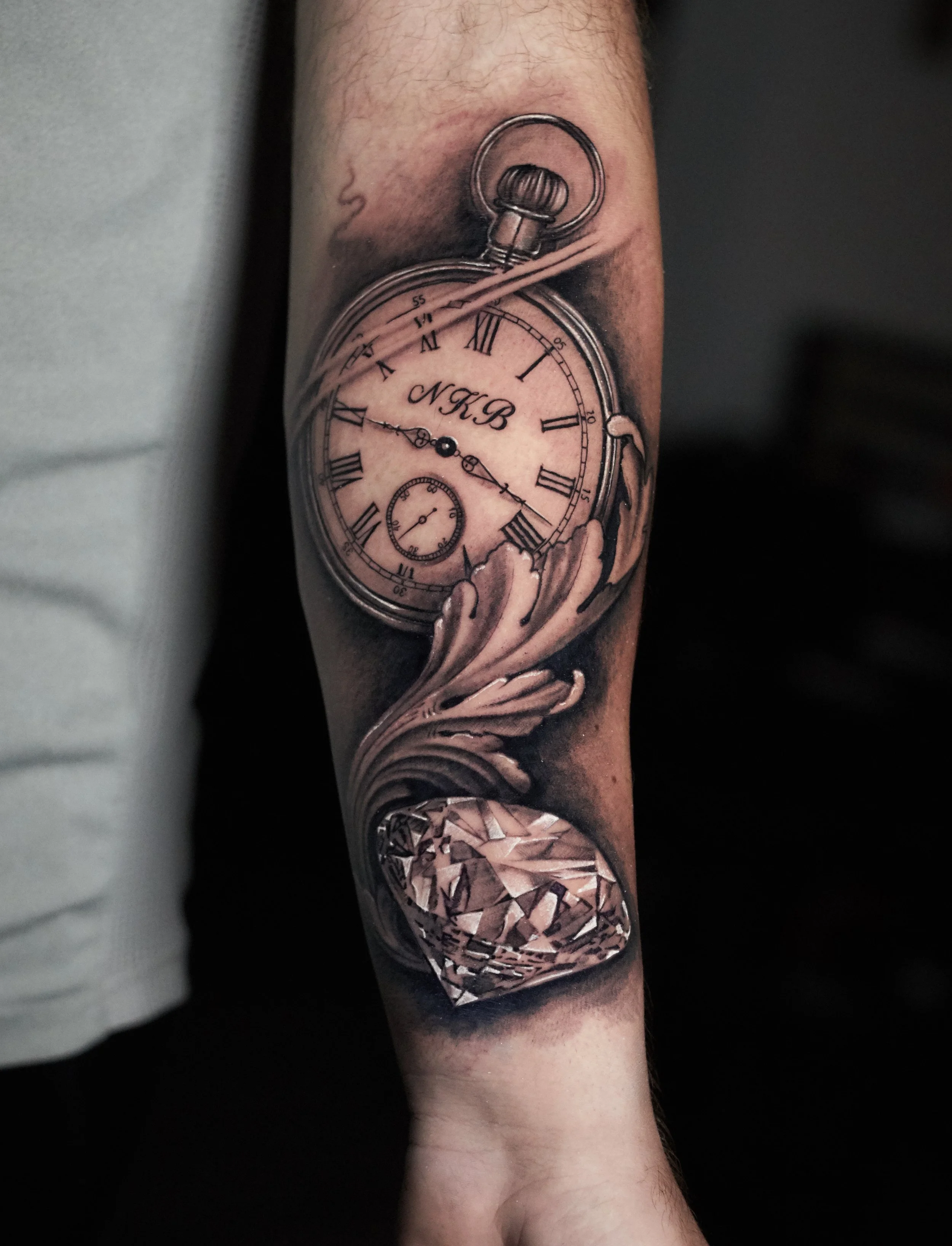 diamond-and-pocket-watch-black-and-grey-realism-tattoo.jpg