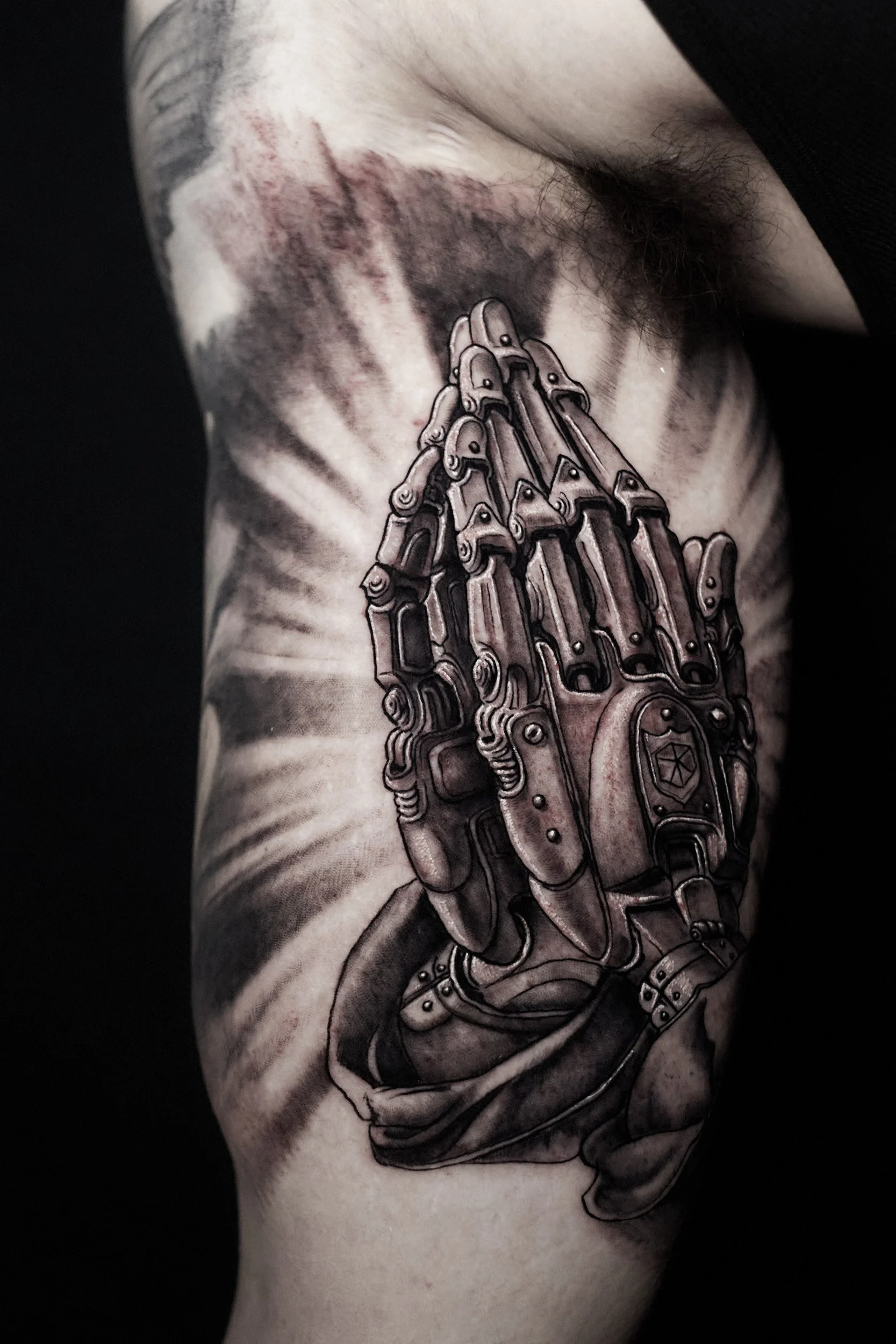 cyborg-robotic-praying-hands-realism-tattoo.jpg