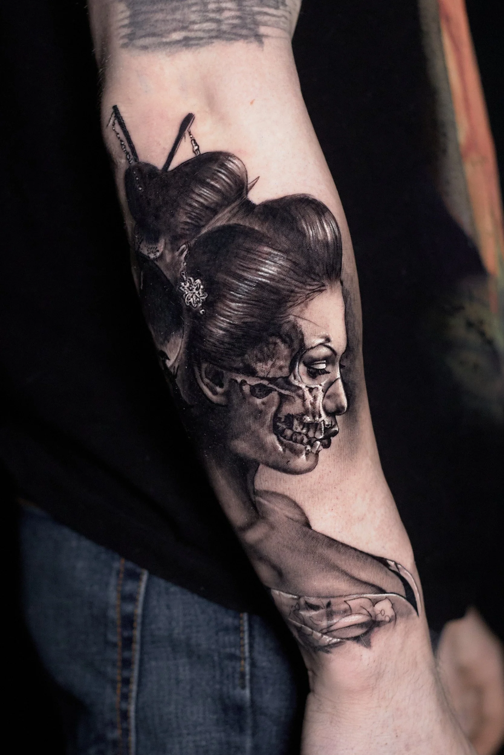 geisha-black-and-grey-realism-tattoo.jpg