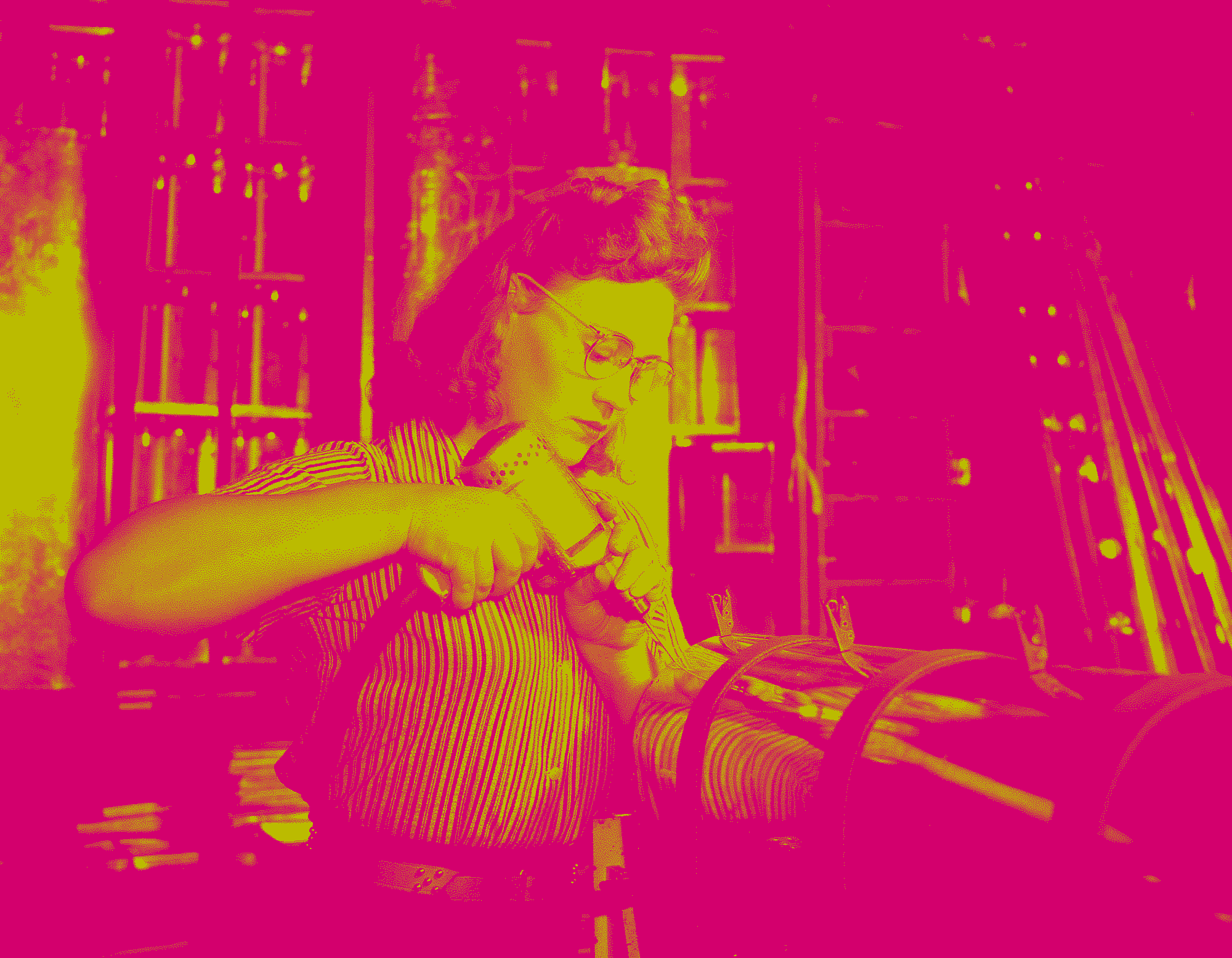 TRIBE-WPA-Operating_a_hand_drill-HOTPINK+GREEN.png