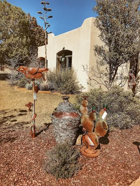 Bear Mountain Lodge & Blue Dome Gallery
