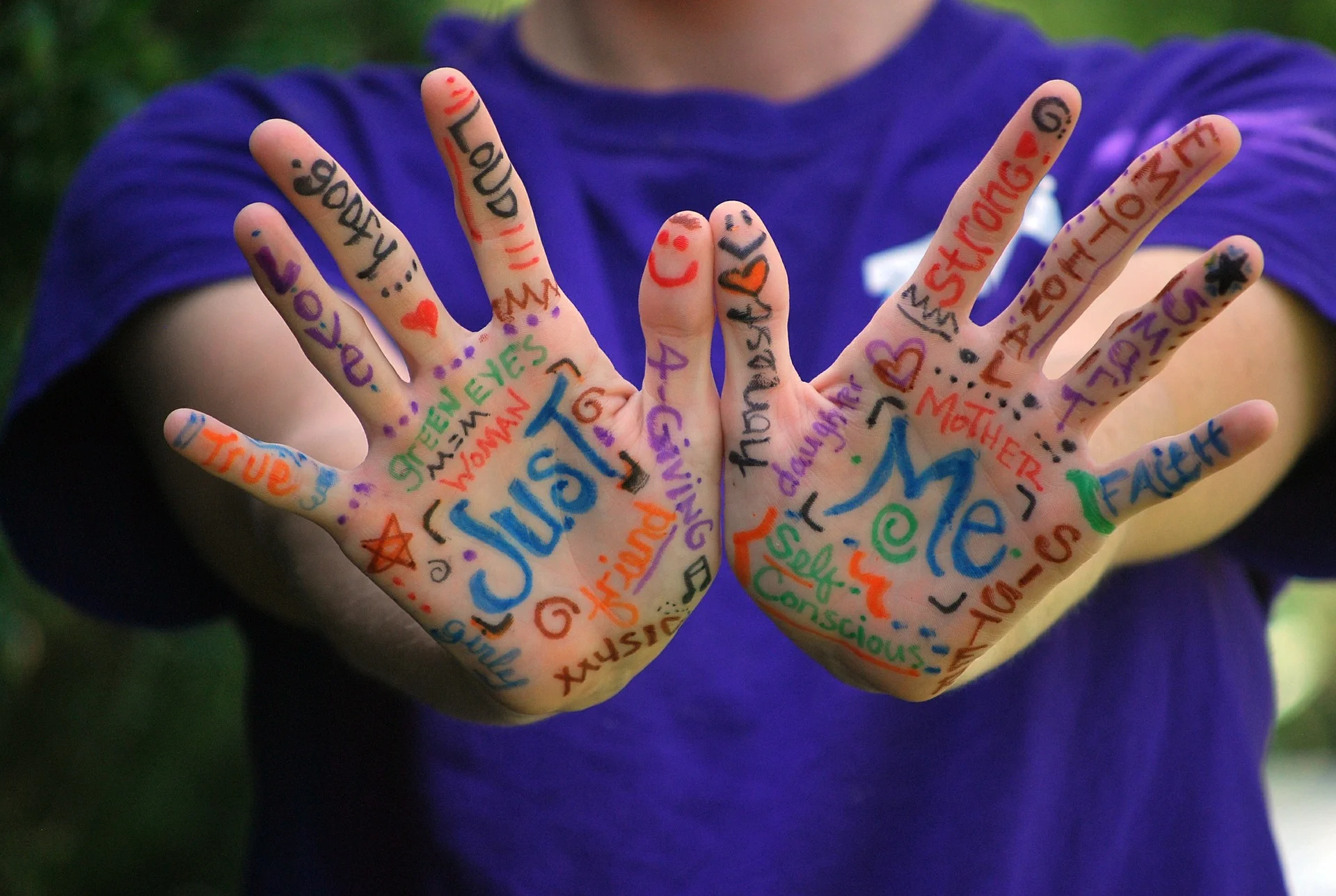 hands-423794_1920.jpg
