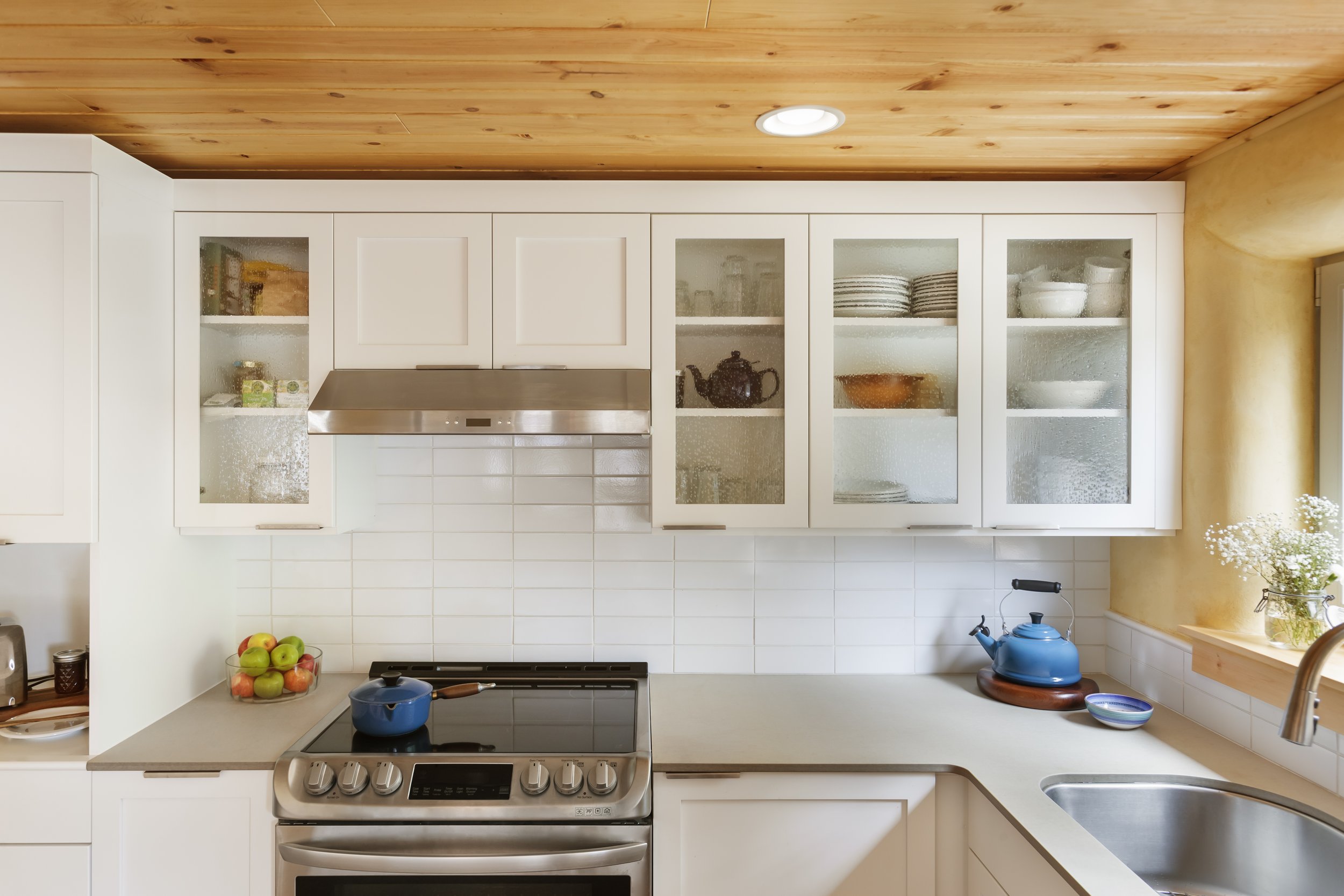 Everything in the home runs on electricity, including the induction stove.