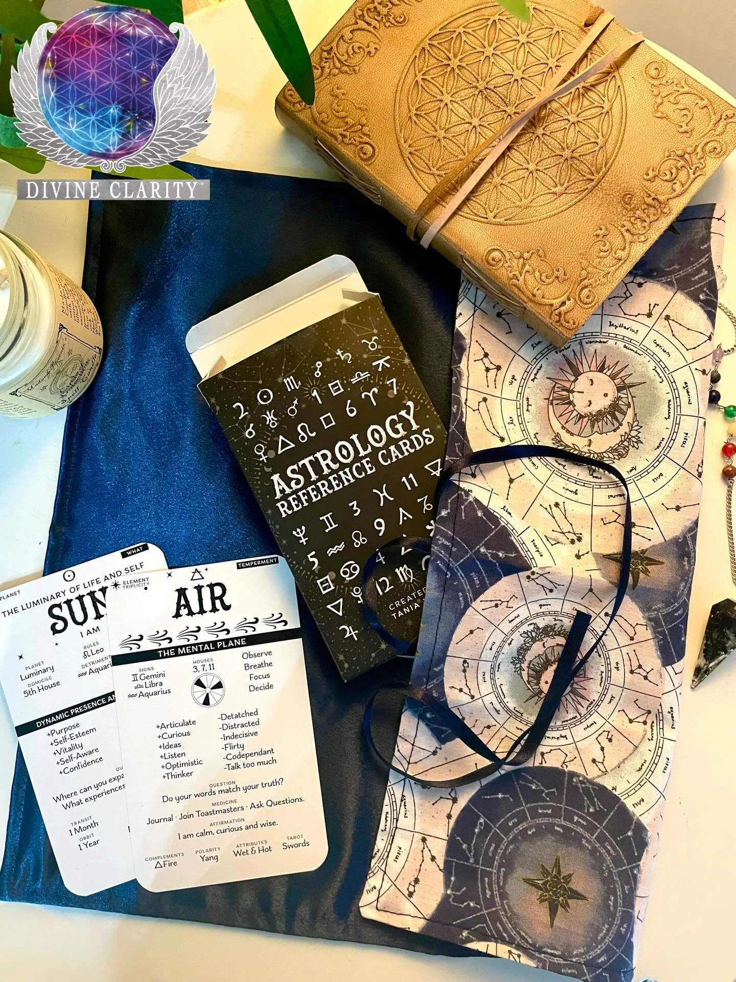 We have these fancy new combination tarot wraps/ altar cloths in stock! 

✨Use them to travel with and protect your favourite deck or journal and use them during readings as an altar cloth✨

These wraps come in different sizes and patterns and they a