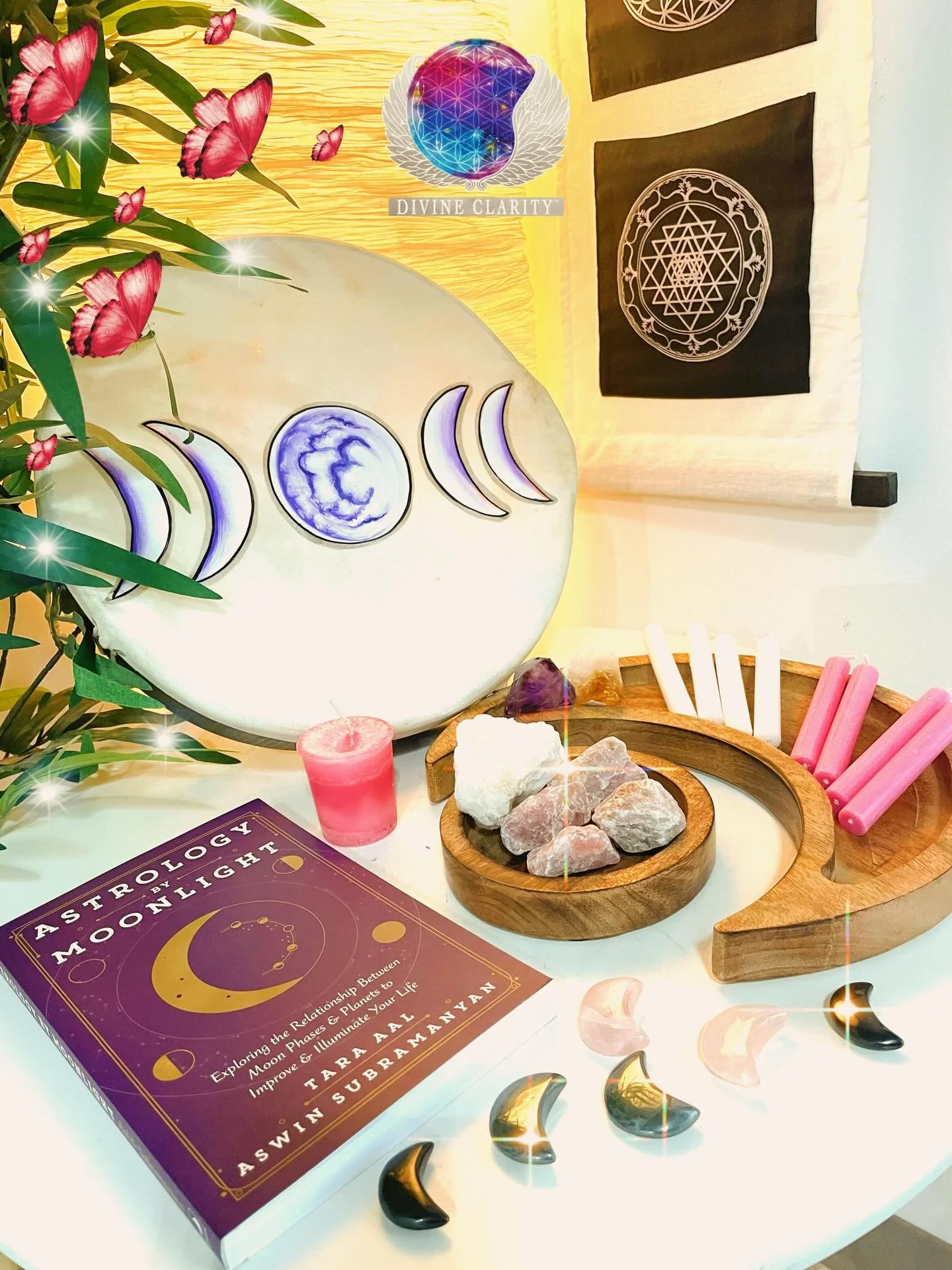 Are you ready for the full moon tonight? 🌕 

Tonight is the Pink Full Moon 🌝 

Though it&rsquo;s called the Pink Full Moon it does not appear pink.  This refers to the spring flower called Phlox subulata which is also known as moss pink 🌸 

🌺 We&