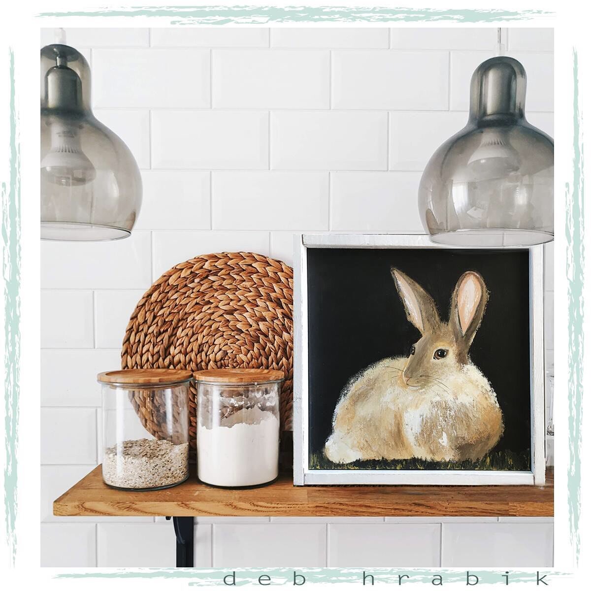 In case you need a brown rabbit on your shelf 😉
..#rabbitpainting #animalpainting #farmhousedecor #etsyseller #etsyshop #debhrabikdesigns
