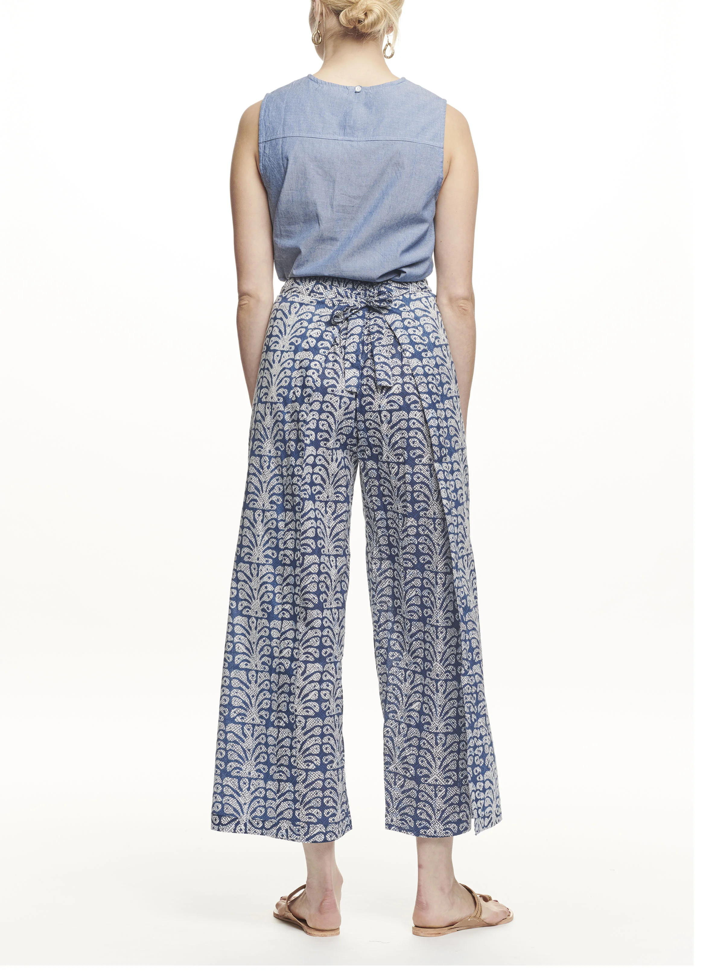 1_0004s_0003_SHADEAMOUR_061618_WRAP_PANT_067.jpg