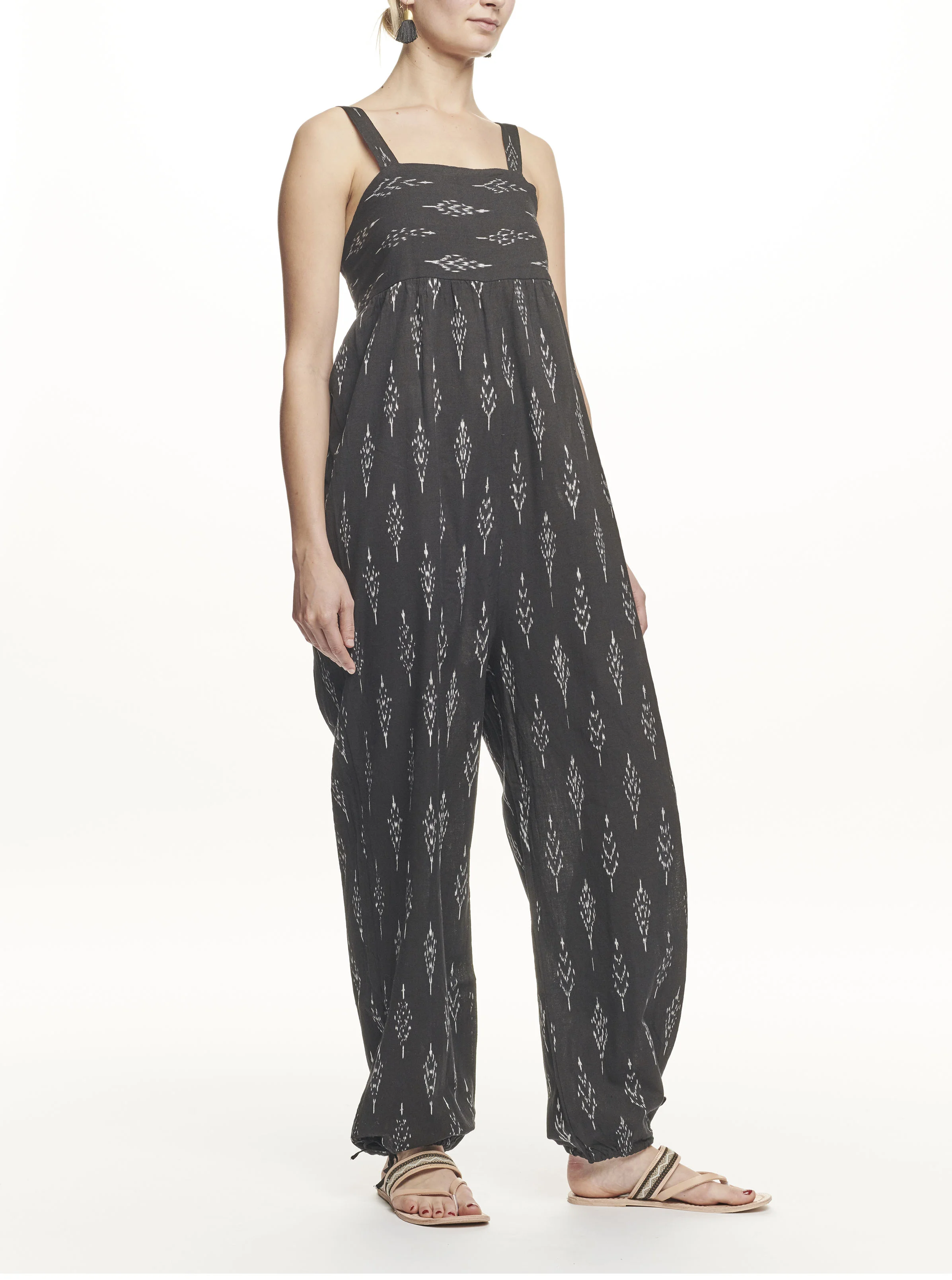 2_0004s_0001_SHADEAMOUR_061618_DRESS_09_006.jpg