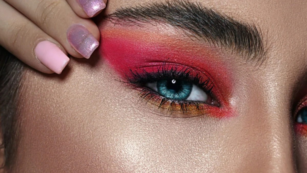 contact-lenses-makeup-1200x675.jpg