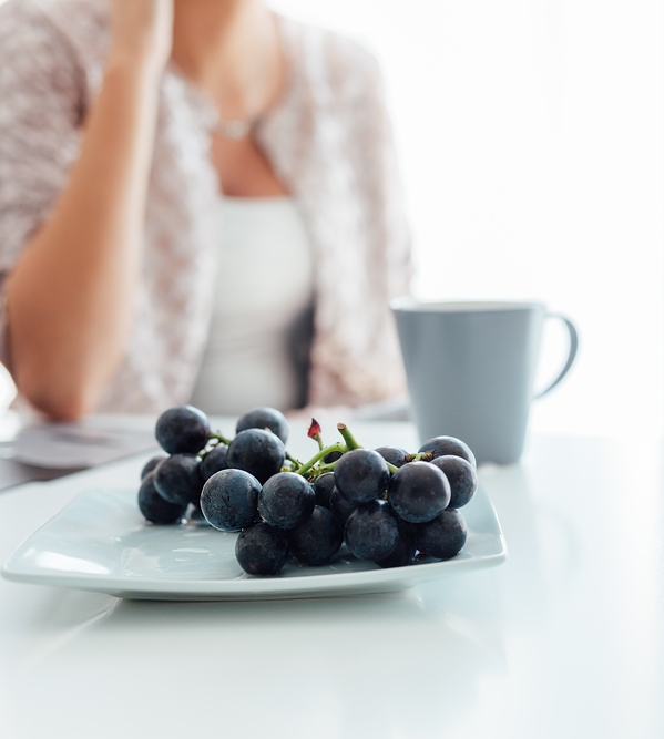 Woman+with+grapes.jpg