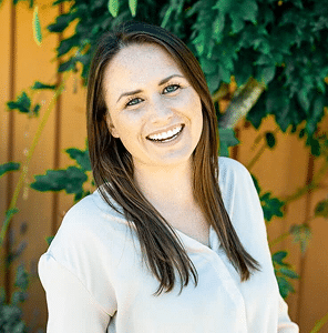 Jen Villaseñor, individual and family therapist at Kindful Body supporting individuals with disordered eating and emotional wellbeing