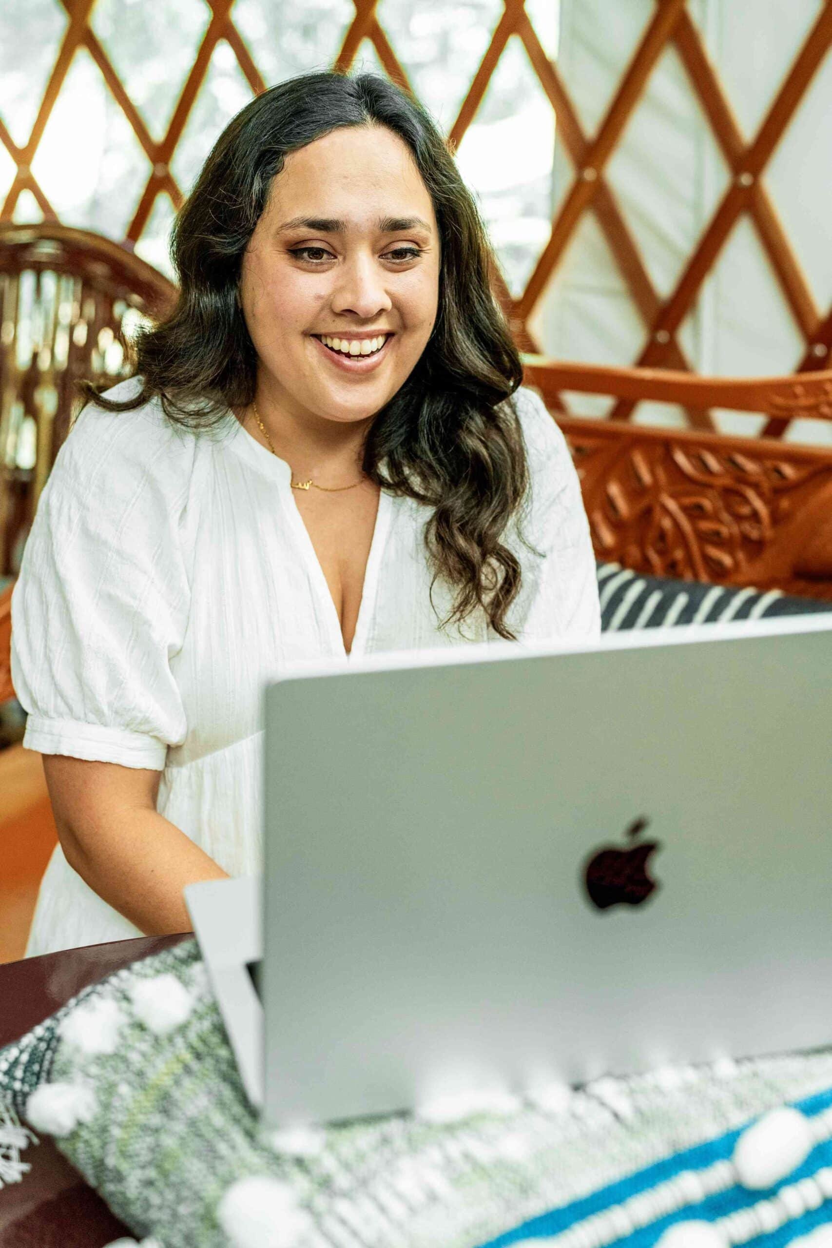 Eating disorder therapist Courtney Fazli specializes in individual and family therapy for teens & young adults, EMDR, body image, relationship issues, life transitions & trauma.