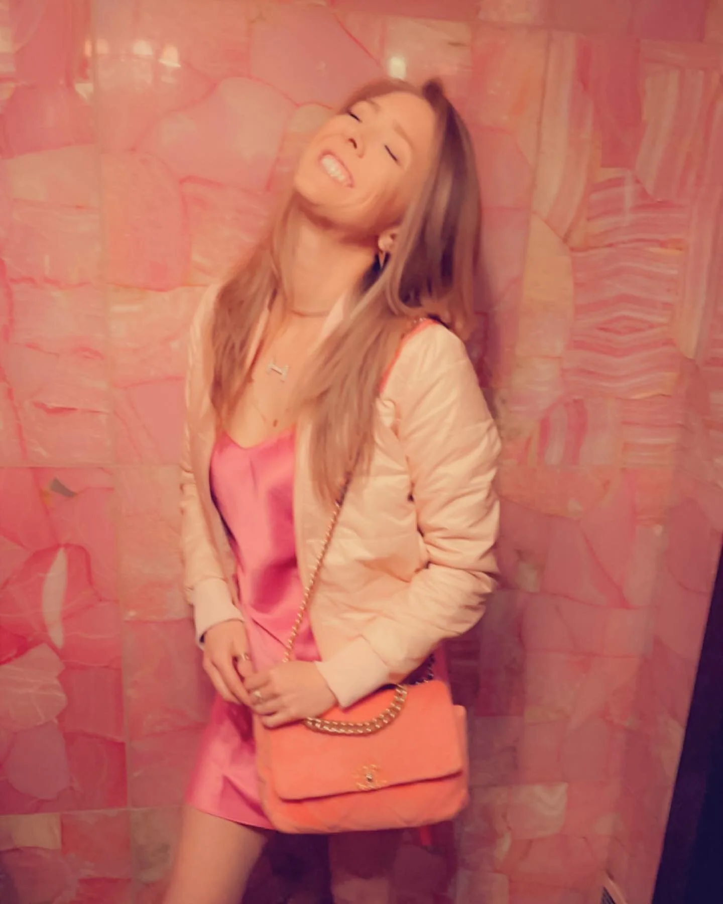 Here&rsquo;s to more nights out on the town with the people who make us literally #laughoutloud 
🤪
Swipe to see who&rsquo;s makin&rsquo; me cheese
👯&zwj;♀️👯&zwj;♀️👯&zwj;♀️
@stinaface is pure kindness #rideordie 
💪🏻👸🏼🙌🏻
PS
i&rsquo;m throwing