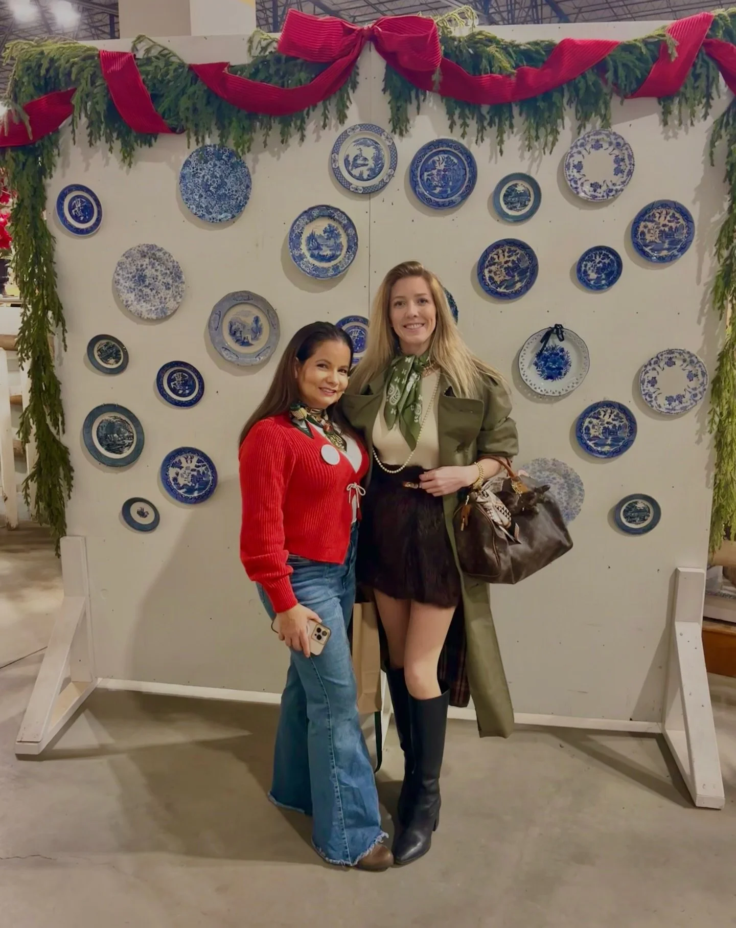 Can&rsquo;t wait for another girl&rsquo;s day at @vintagemarketdays_tvidaho in a couple weeks! Who doesn&rsquo;t enjoy shopping vintage and handmade from small businesses? 
👯&zwj;♀️🛍️
PS&hellip; Better get your tickets asap, the lines for first dib