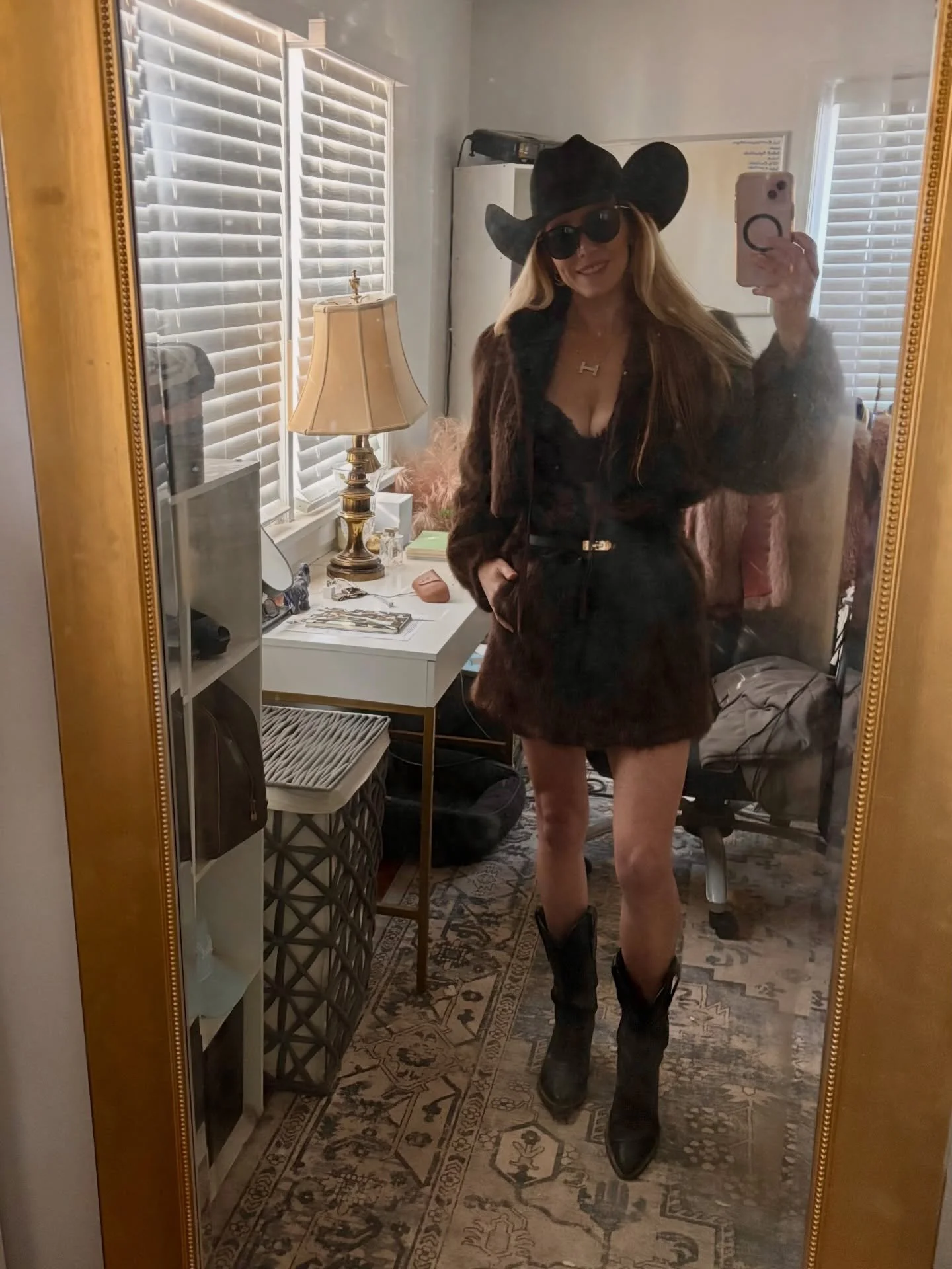 Do we think #parkcity can handle this custom vintage mink crop and mini set?? Attempting to pack &amp; pick a vibe&hellip;
🧂
#sundance #theambassador #authentic