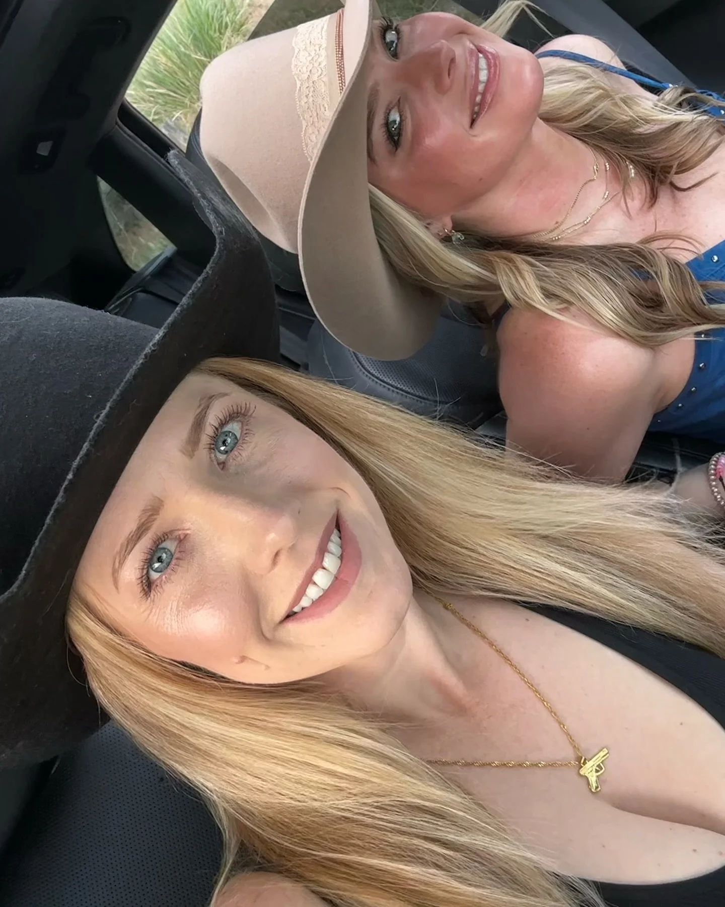 Swipe to see another Saturday night at the rodeo in the books 🤠
Luckily we survived that wait in line by listening to the #drakemilligan cd I bought at the show when we lost service and kept ourselves entertained with a golden hour photo shoot. 🌄

