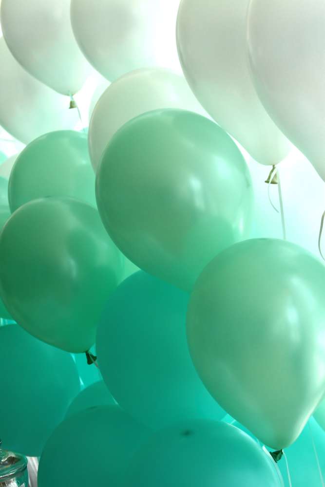teal-balloons.jpg