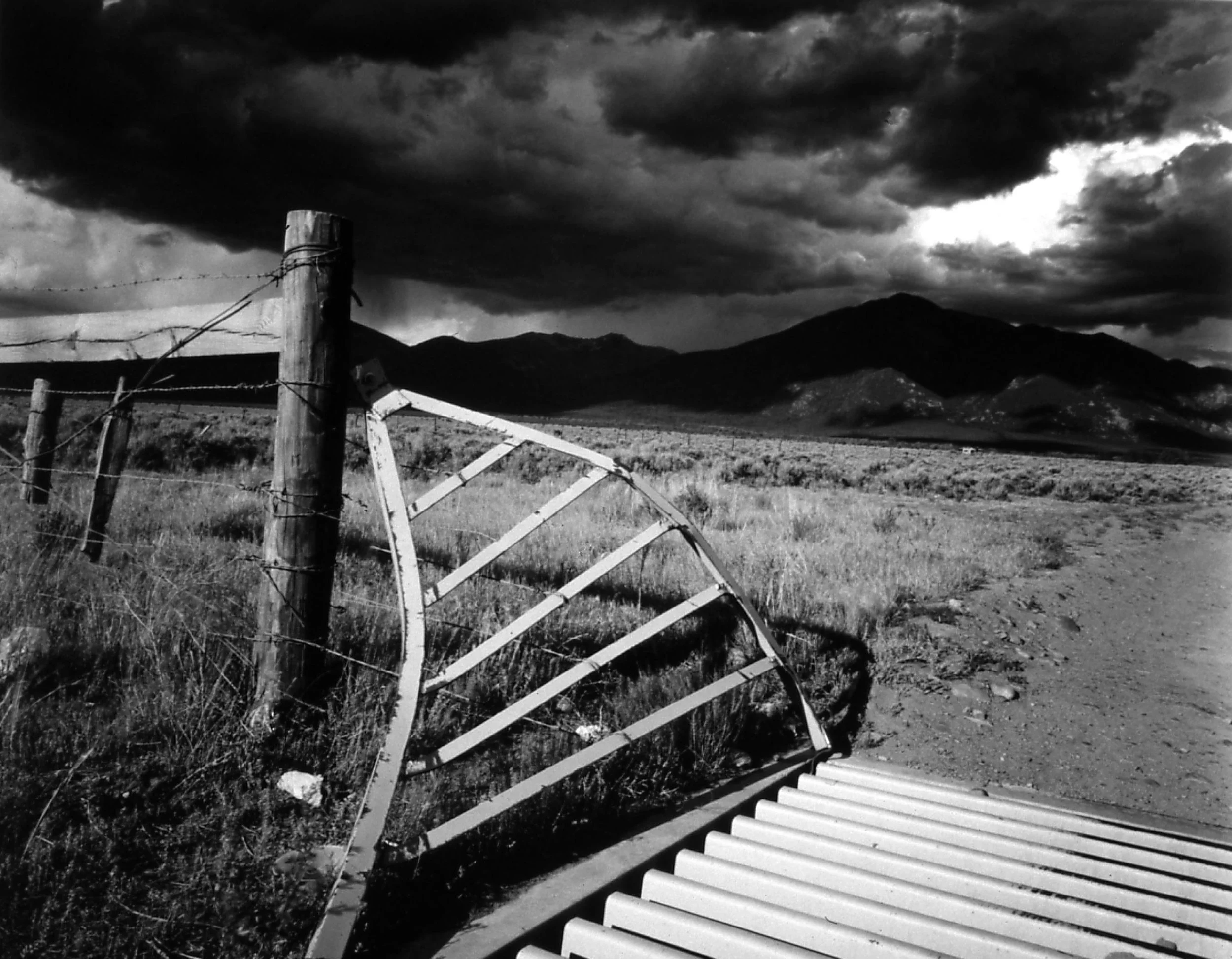 Bent Cattle Guard, June 1998.jpg