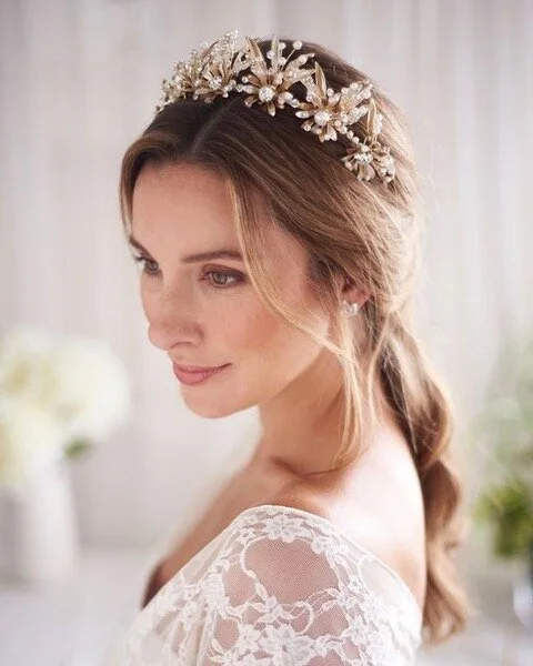 These Wedding Hair Accessory Trends Will Be Everywhere In 2020