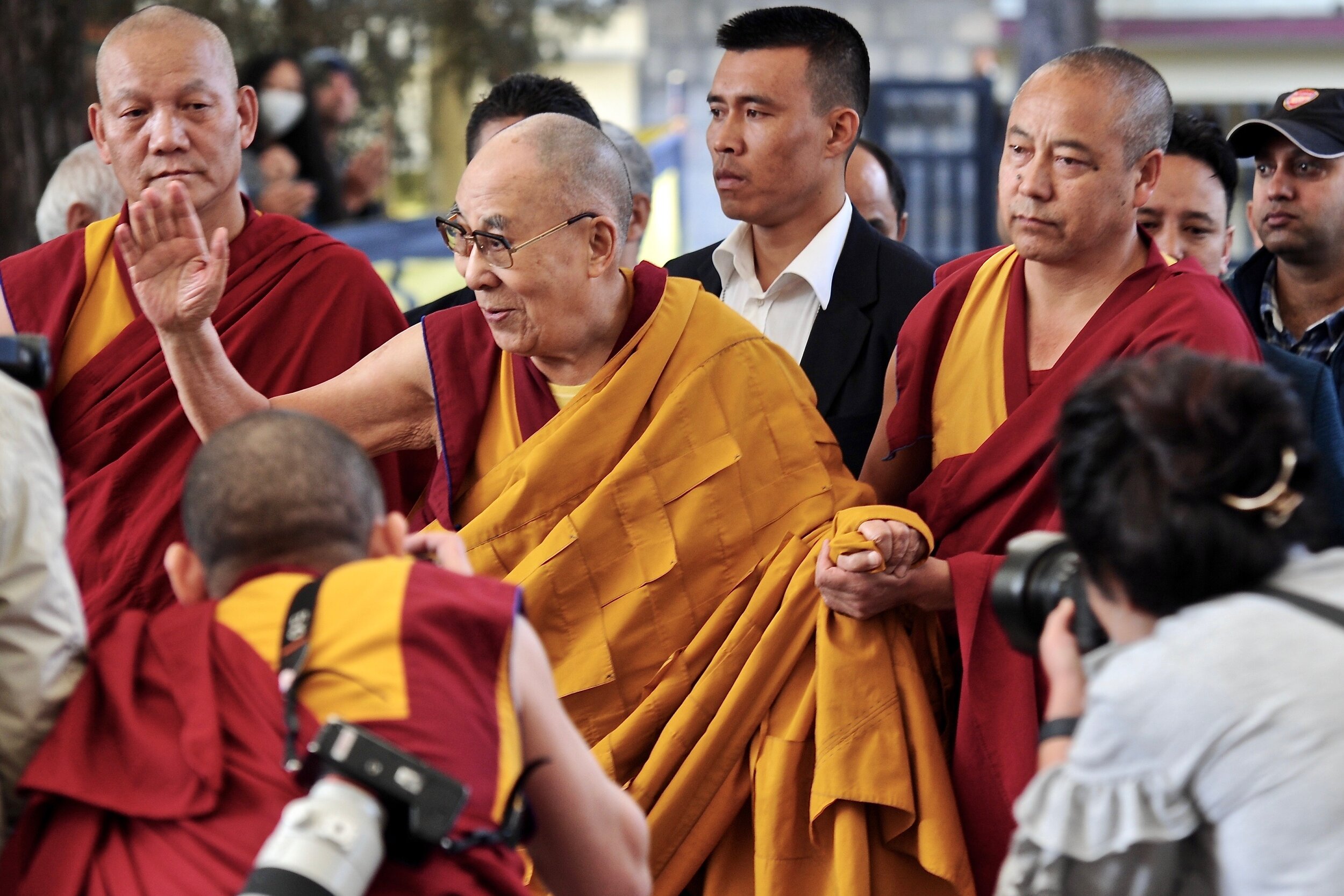  November 4 - 6, 2019 Dharamsala  His Holiness gave three days of teachings on The Heart Sutra (sherab nyingpo) in the mornings at the Main Tibetan Temple at the request of Koreans.   