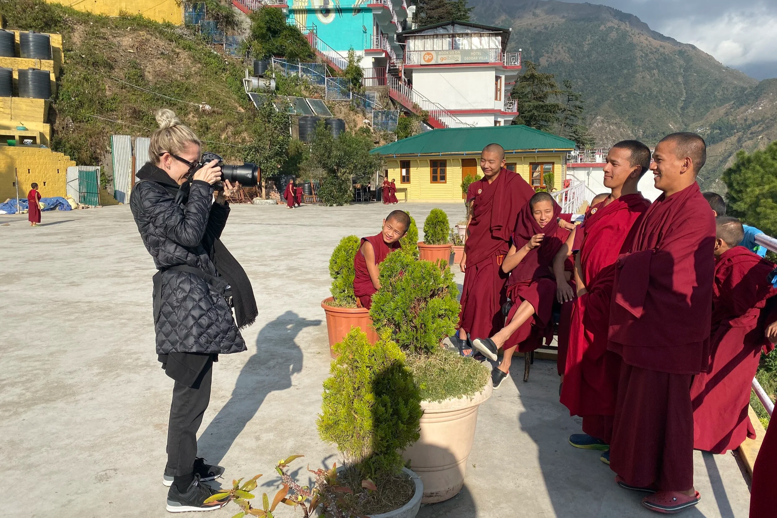 Covering little Buddhist monks, Kirti Monastery 