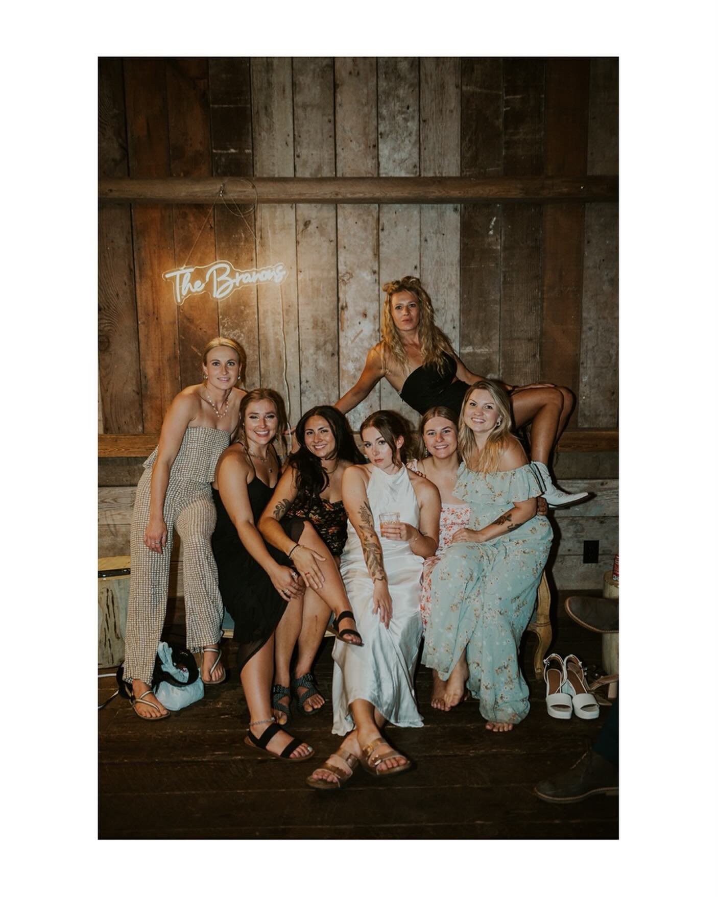 Dance floors are for letting loose! 

Photography: @ockenfoto 
DJ: @timothydavismusic